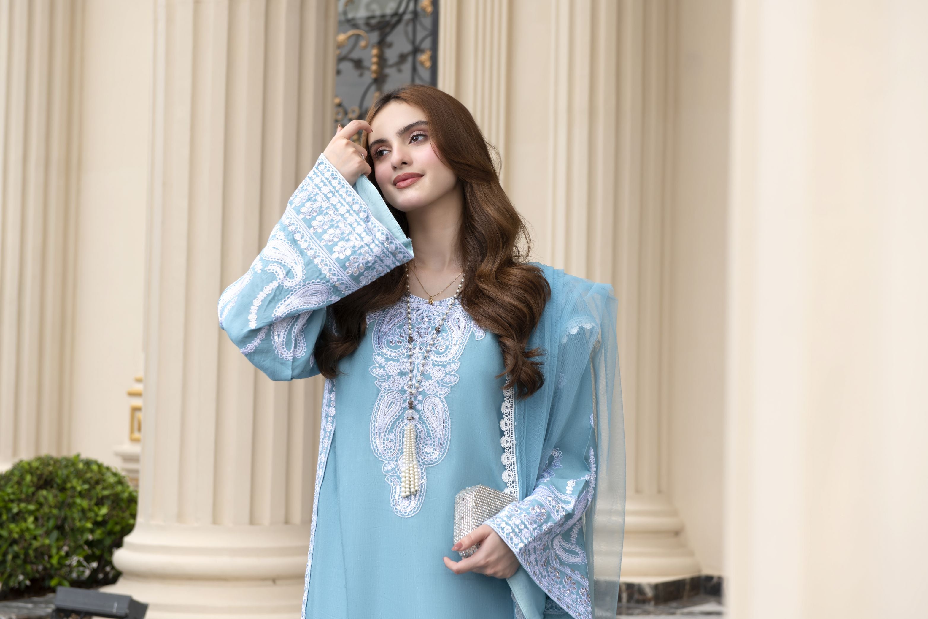 Threaded Grace Silk Karandi by Gul Warun – Powder Blue Embroidered 3pc Suit TGS1