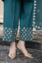Threaded Grace Silk Karandi by Gul Warun – Teal Embroidered 3pc Suit TGS2