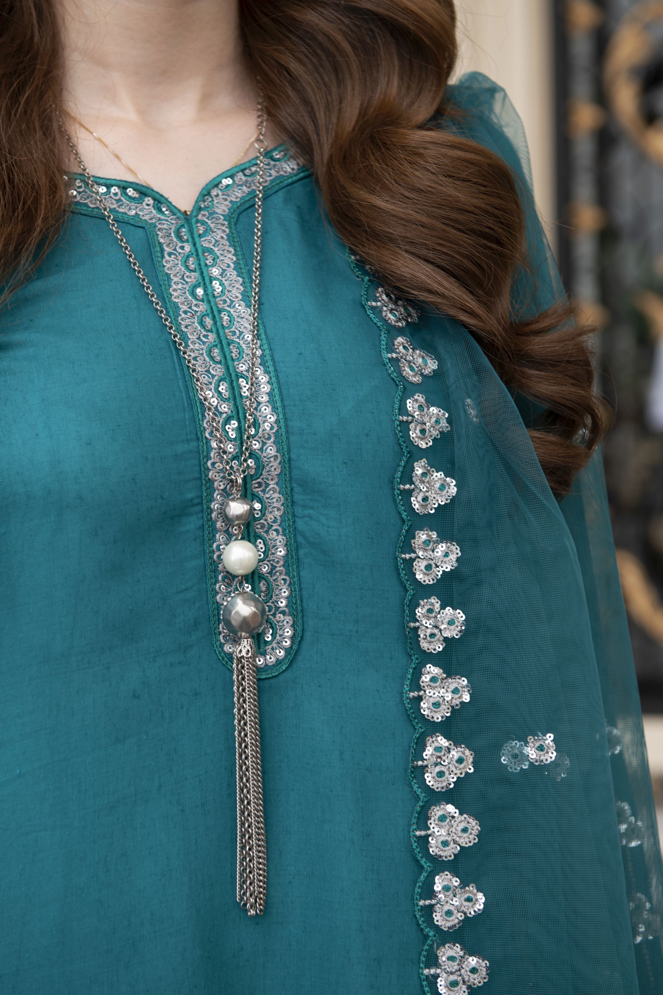 Threaded Grace Silk Karandi by Gul Warun – Teal Embroidered 3pc Suit TGS2