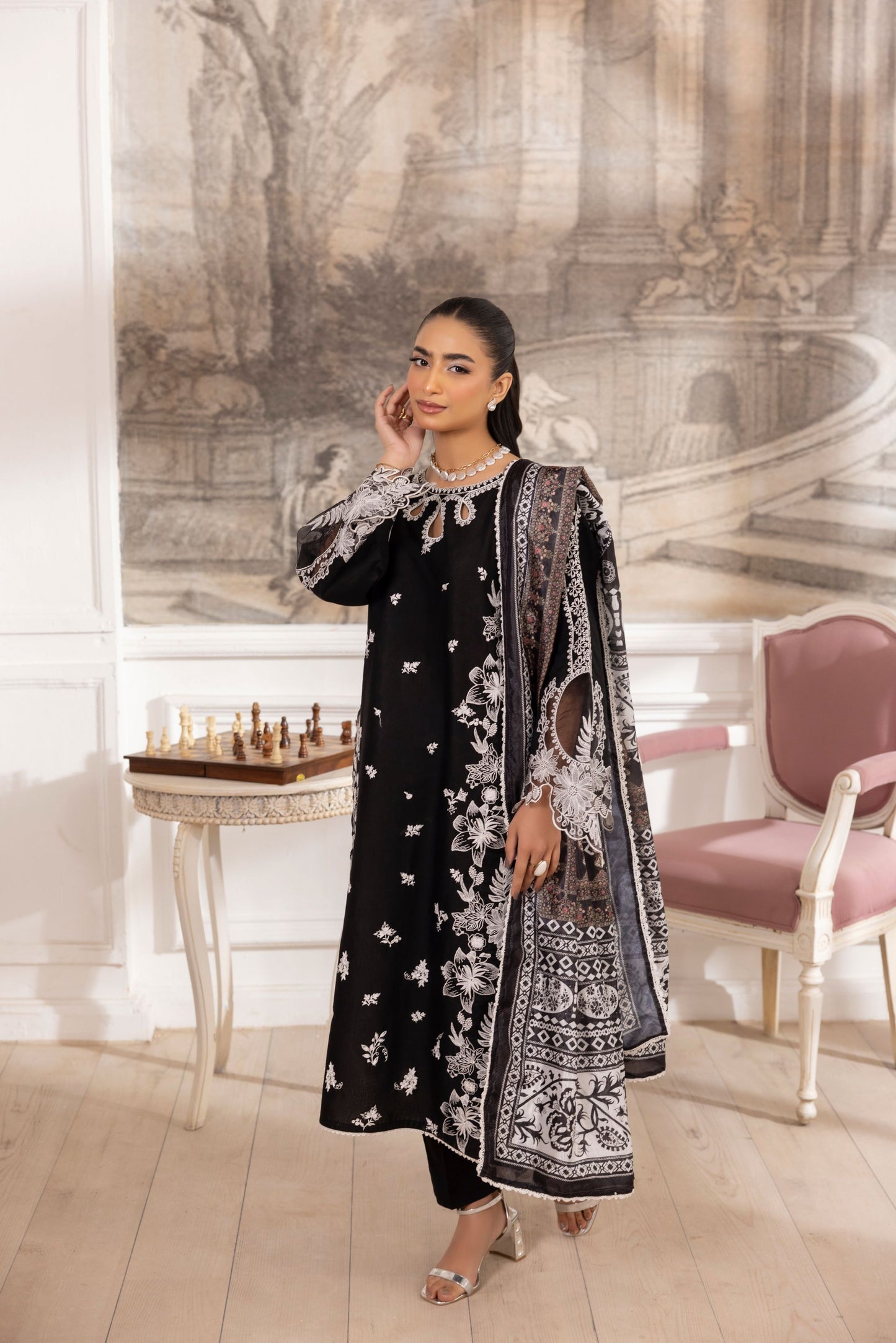 Lawn Breeze by Mohagni – 3pc Ready to Wear Cotton Black Pakistani Suit LMB5