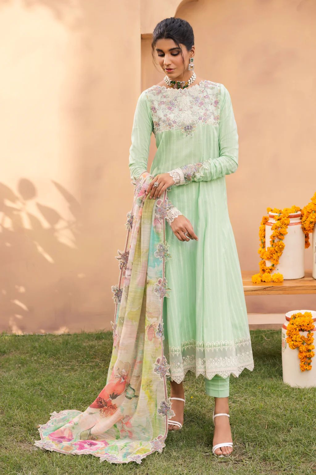 Iznik Aashiaan Festive Lawn Ruhee 02