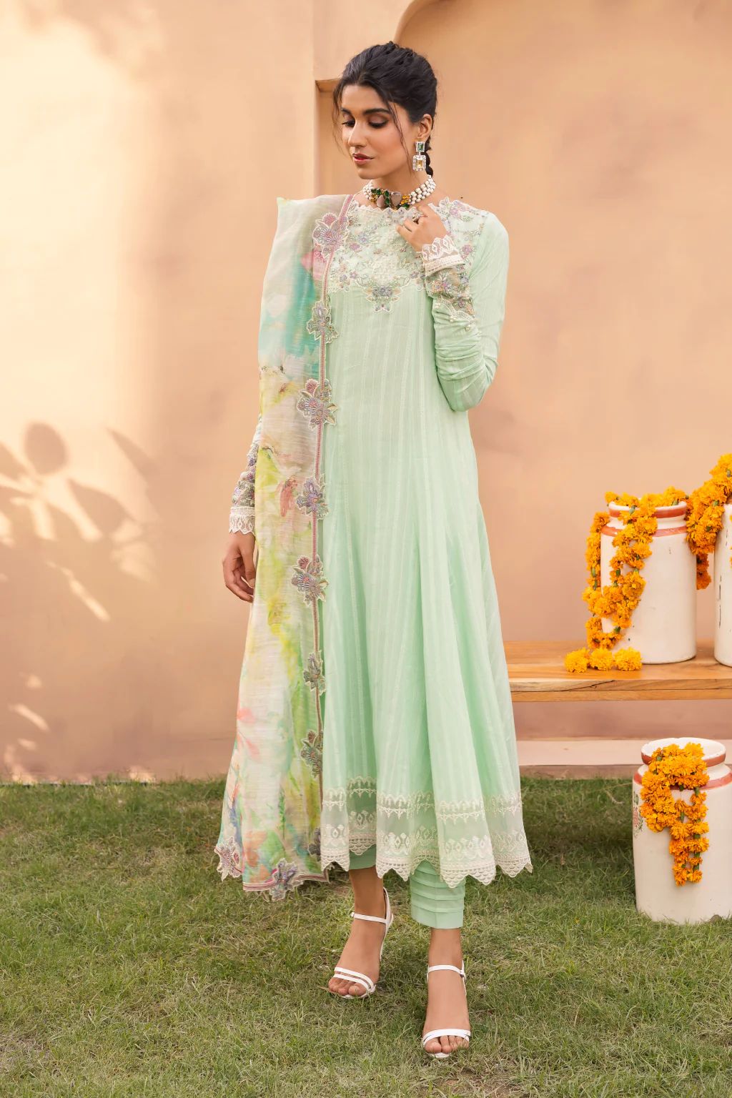 Iznik Aashiaan Festive Lawn Ruhee 02