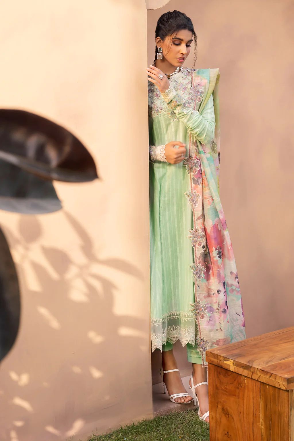 Iznik Aashiaan Festive Lawn Ruhee 02