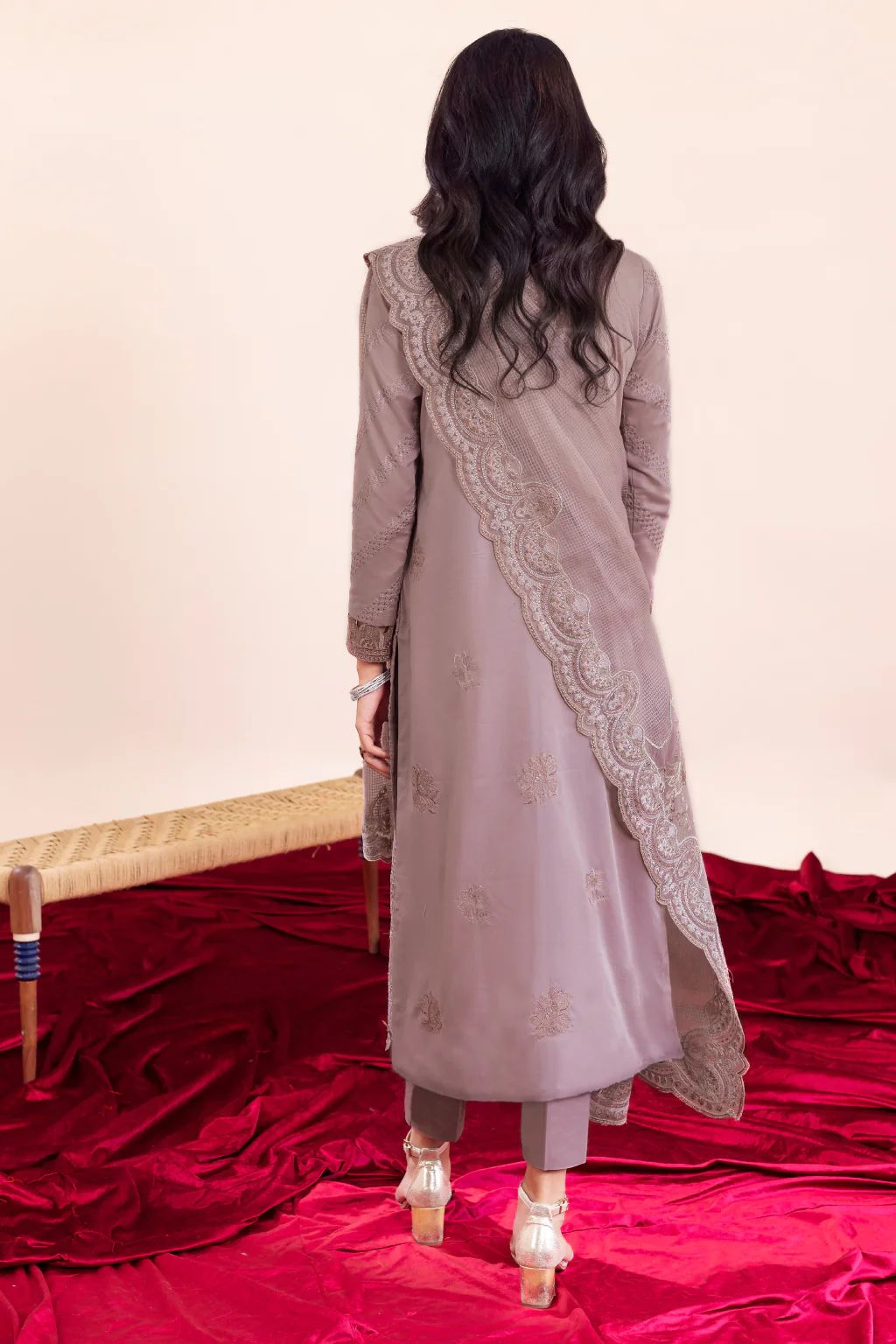 Iznik Aashiaan Festive Lawn Raishaa 04