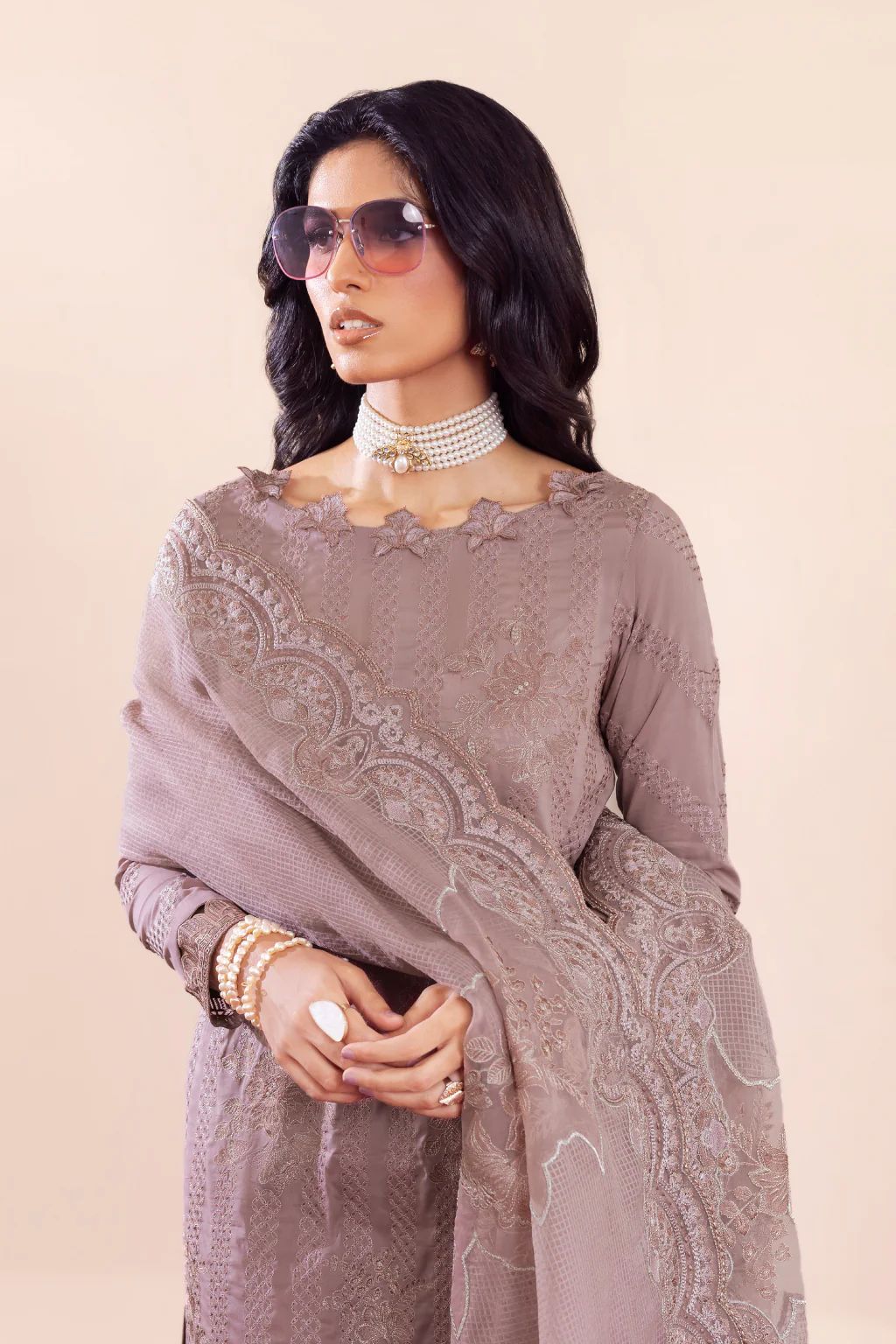 Iznik Aashiaan Festive Lawn Raishaa 04