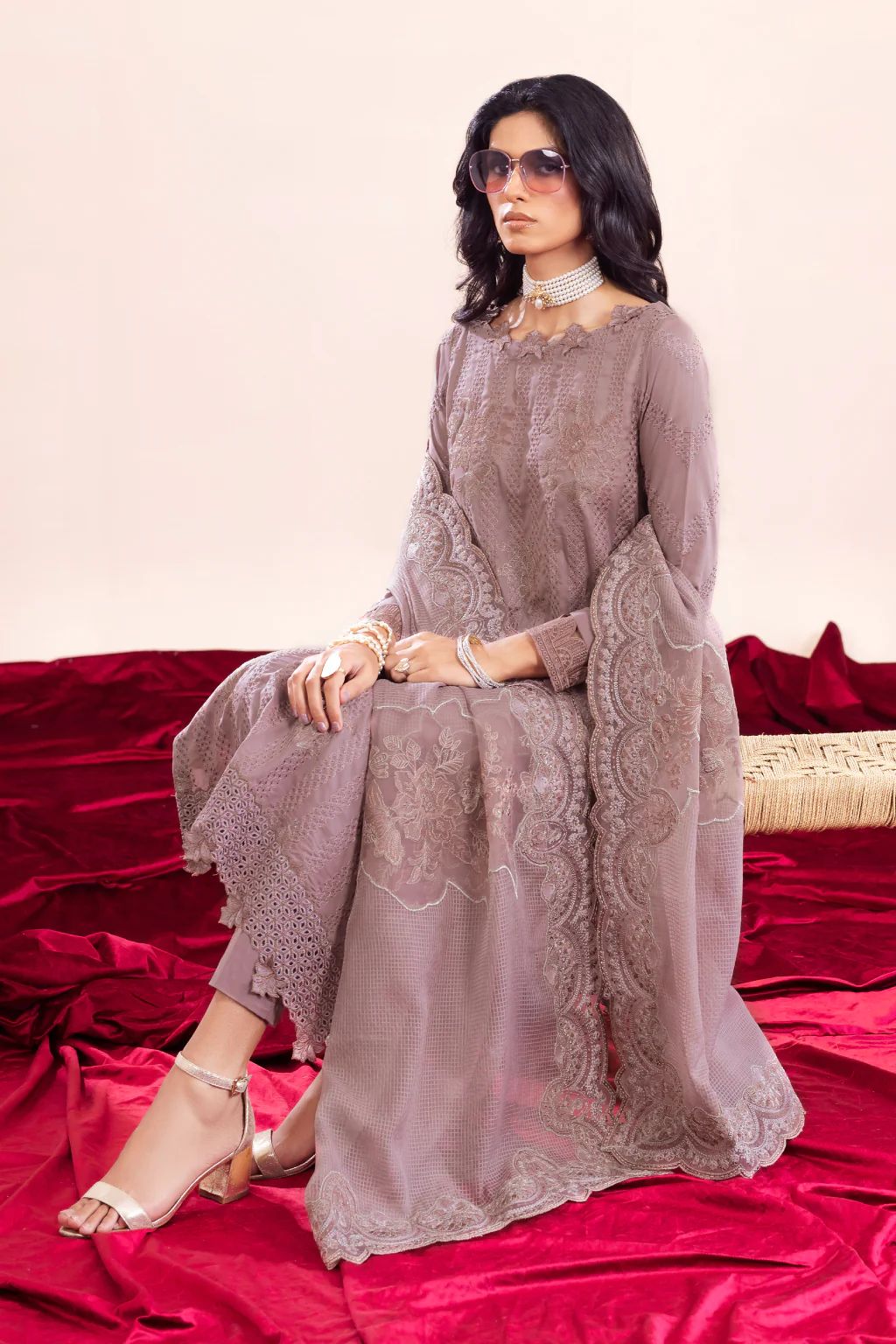 Iznik Aashiaan Festive Lawn Raishaa 04