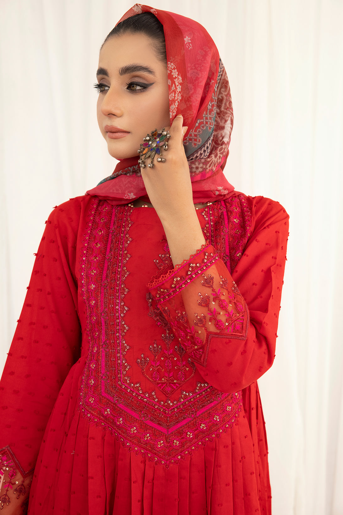 3pc Hemline Embroidered Lawn Dress 02