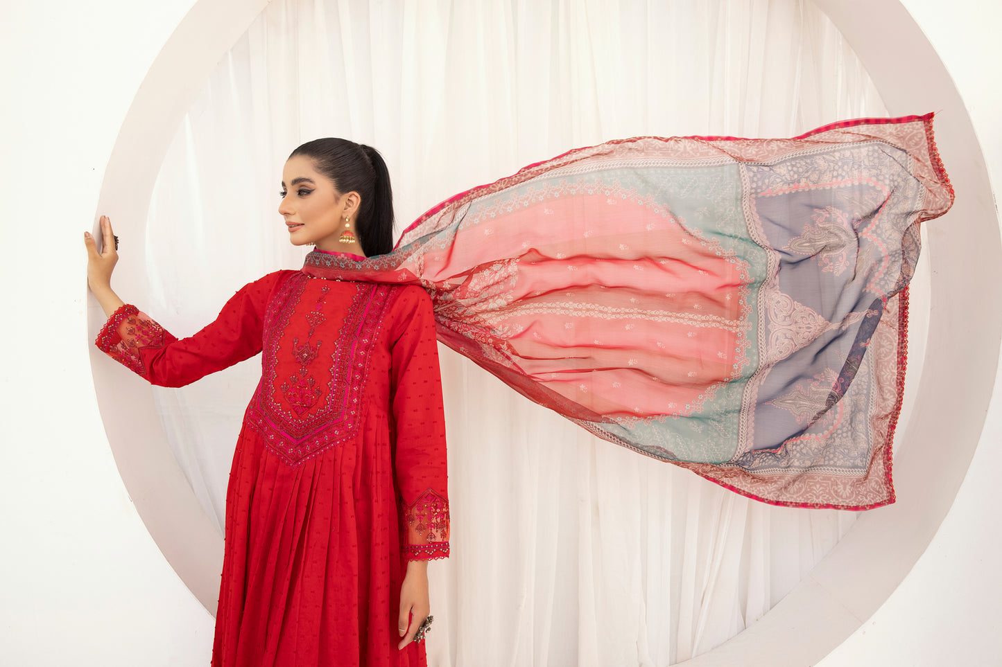 3pc Hemline Embroidered Lawn Dress 02