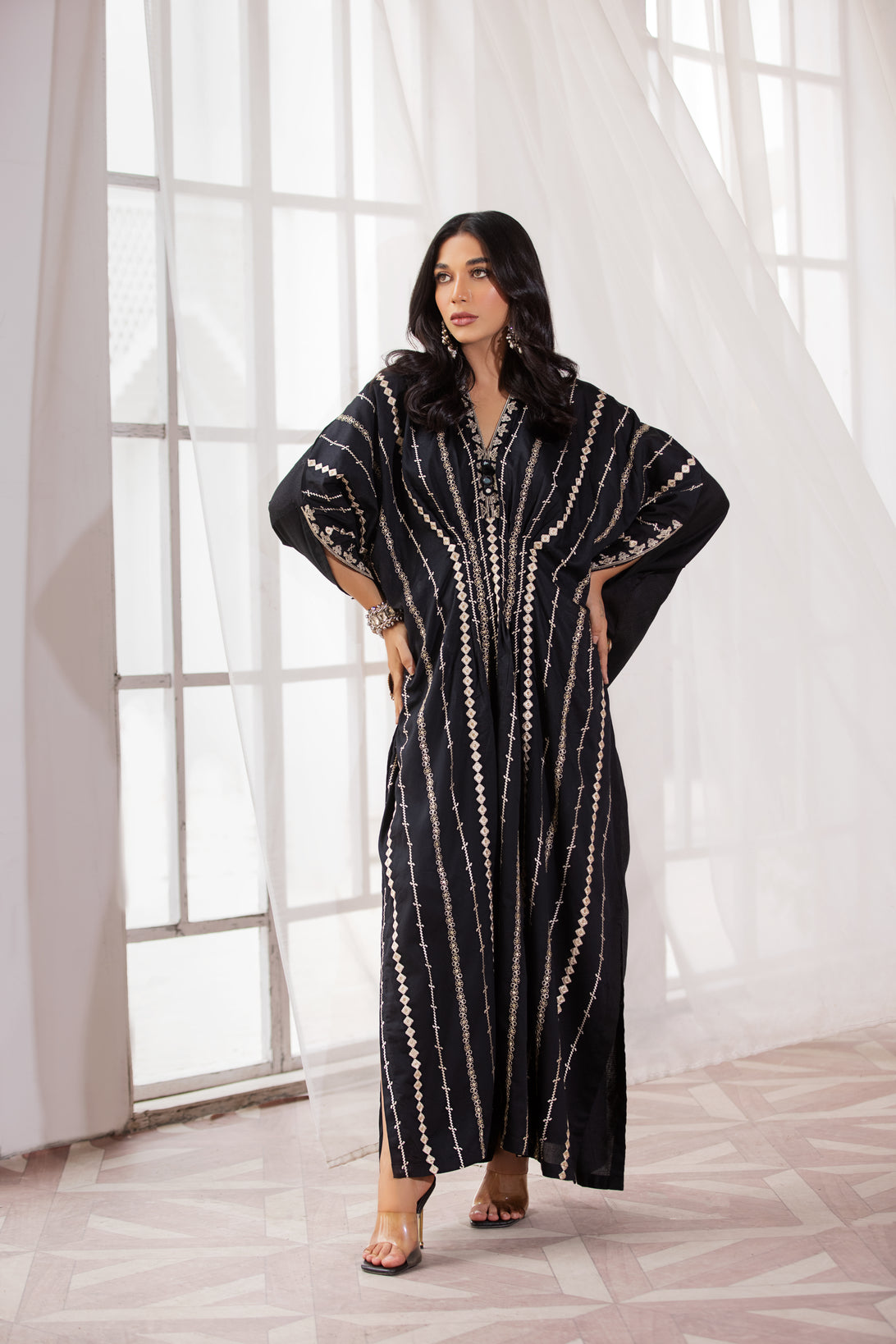 ZAIWA 1pc Embroidered Kaftan 07