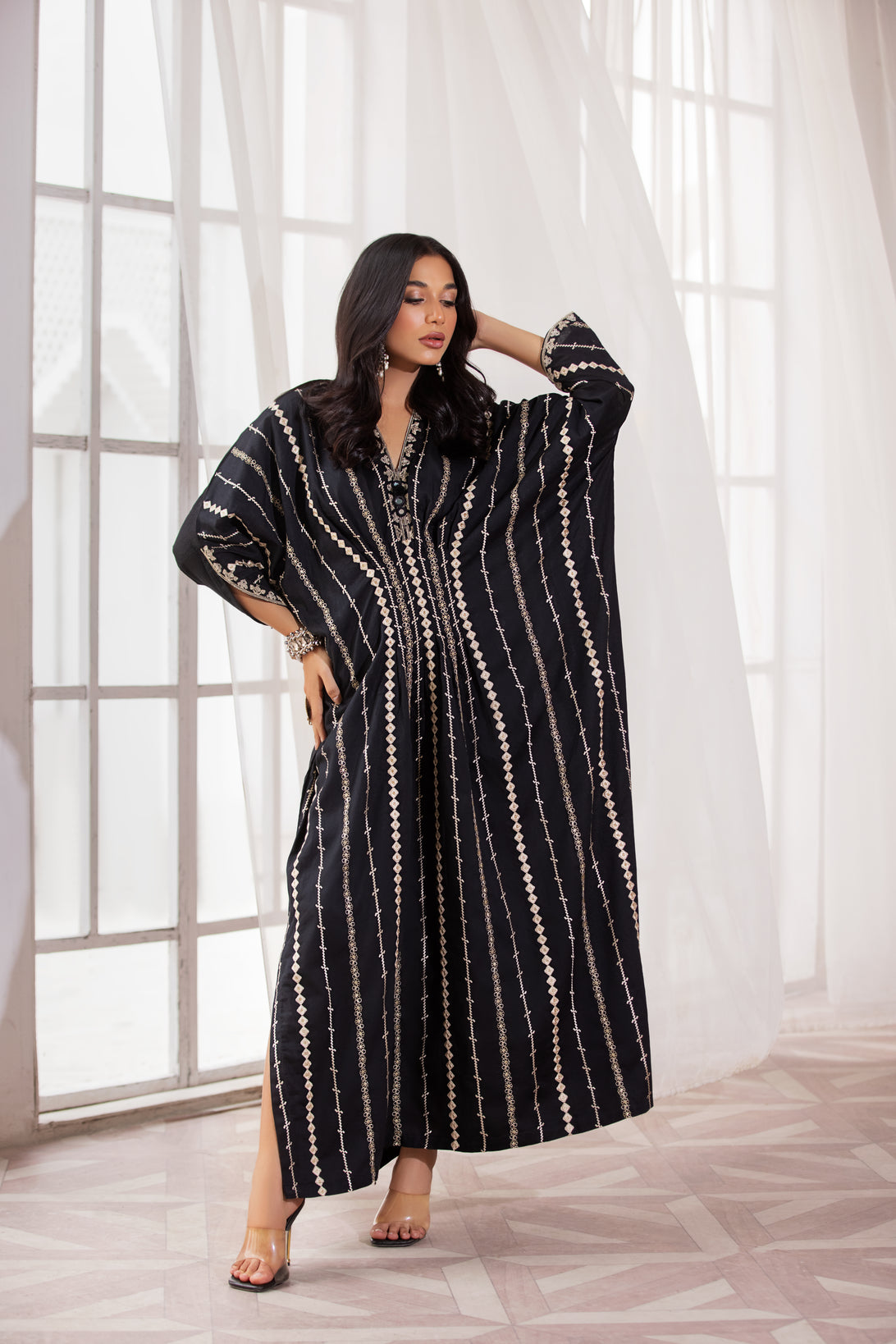 ZAIWA 1pc Embroidered Kaftan 07