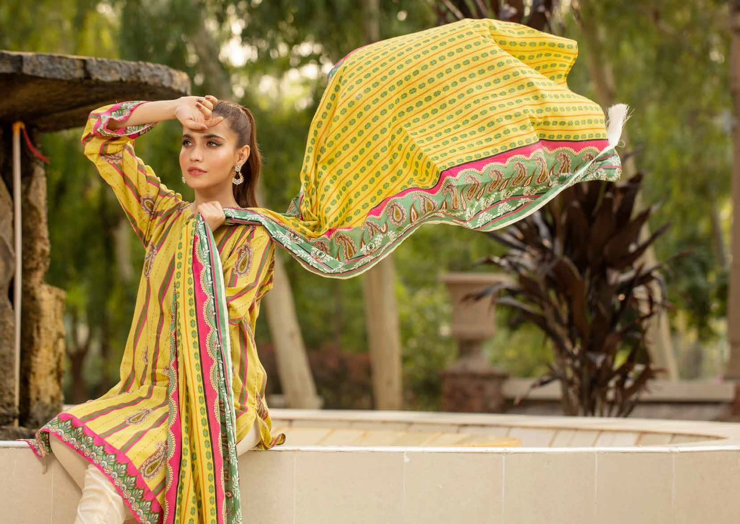 Sapphire Eid Lawn Ready to Wear Collection 34