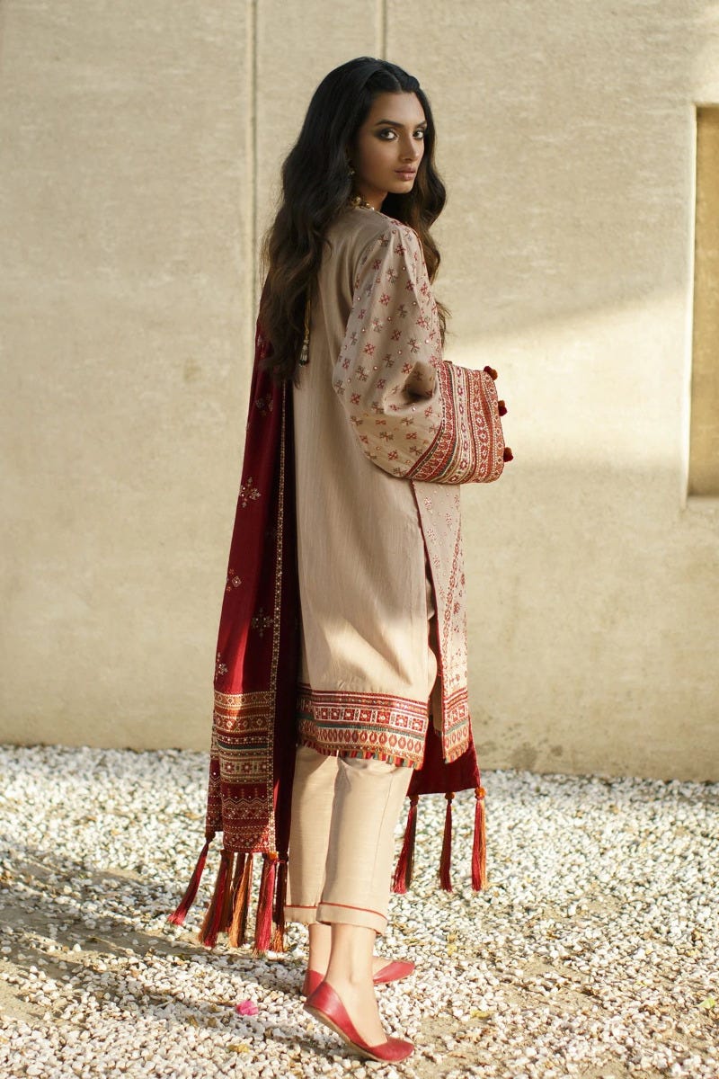 Winter Khadar Ready to Wear Embroidered Collection by Baroque 07