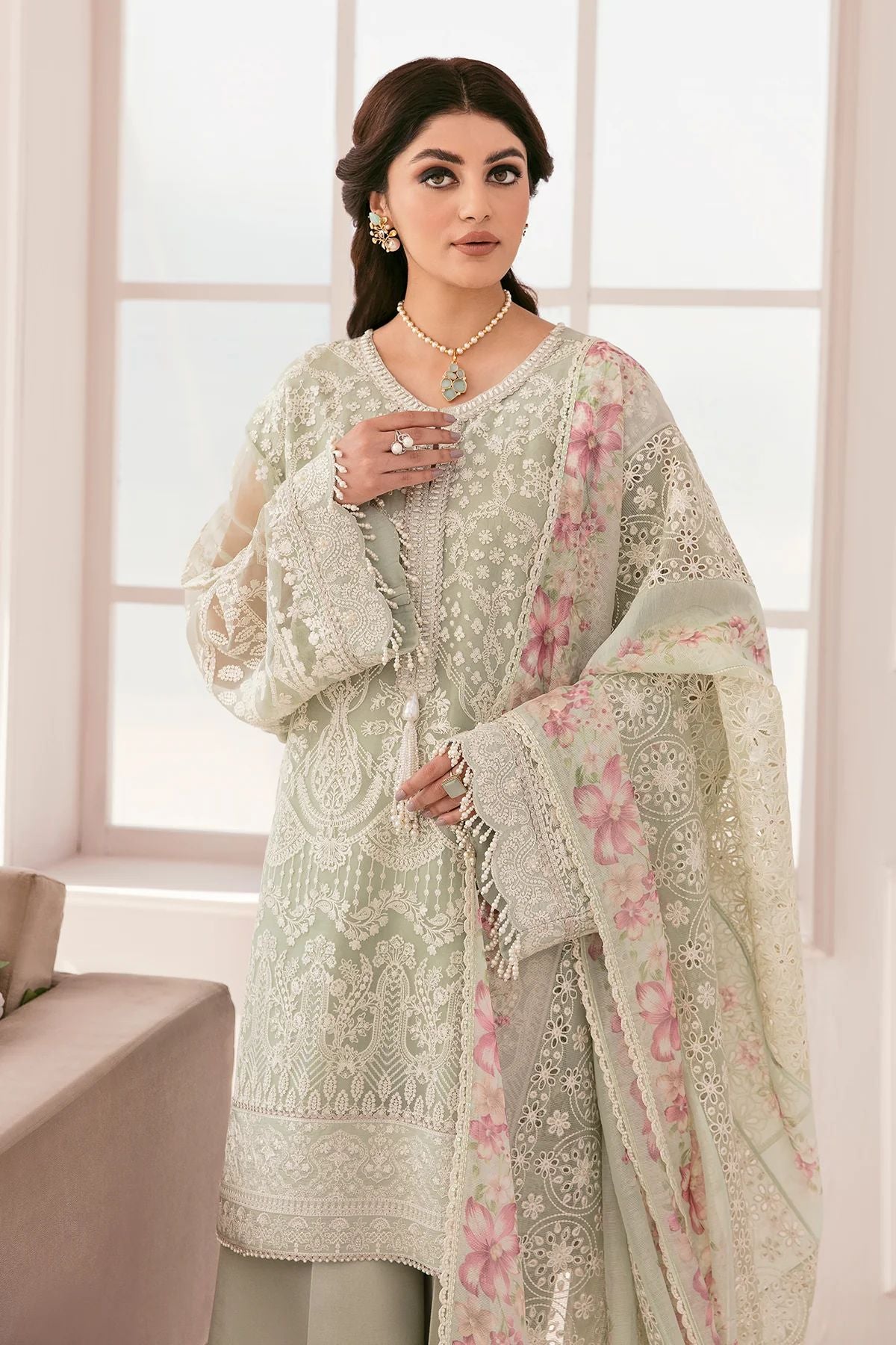 Baroque Chantelle Formal Collection 01