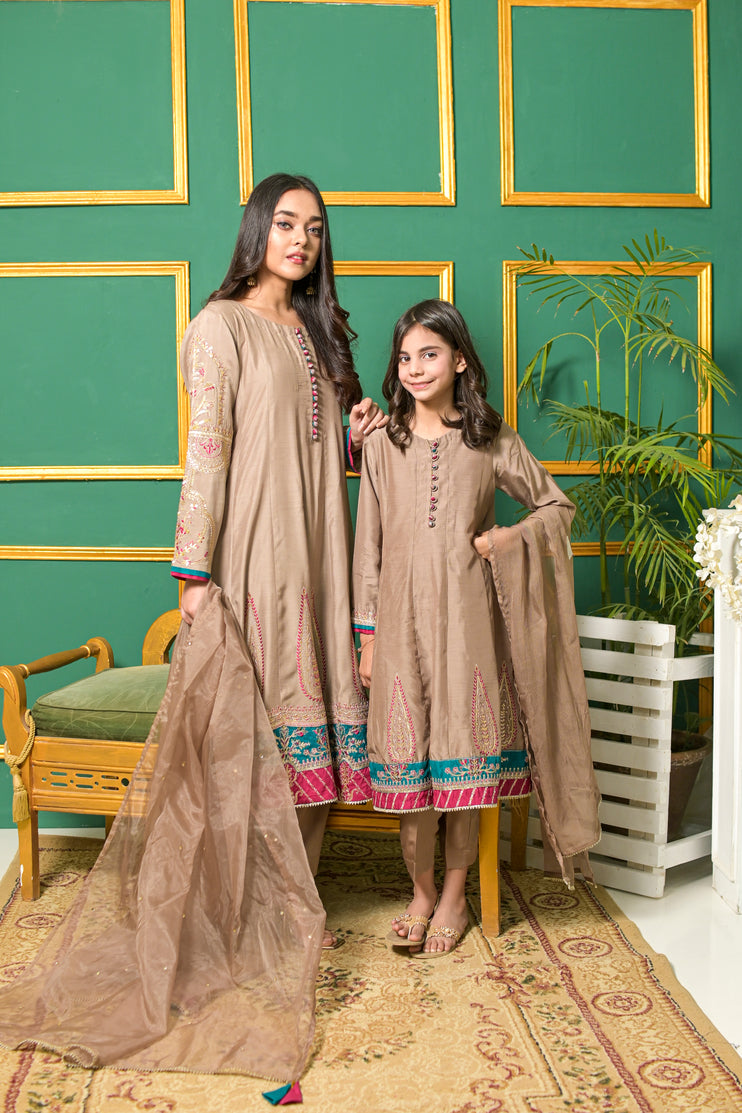 Rafia Mother Daughter Eid Girls Dress 11 Rafia Mother Daughter Eid Girls Dress 11