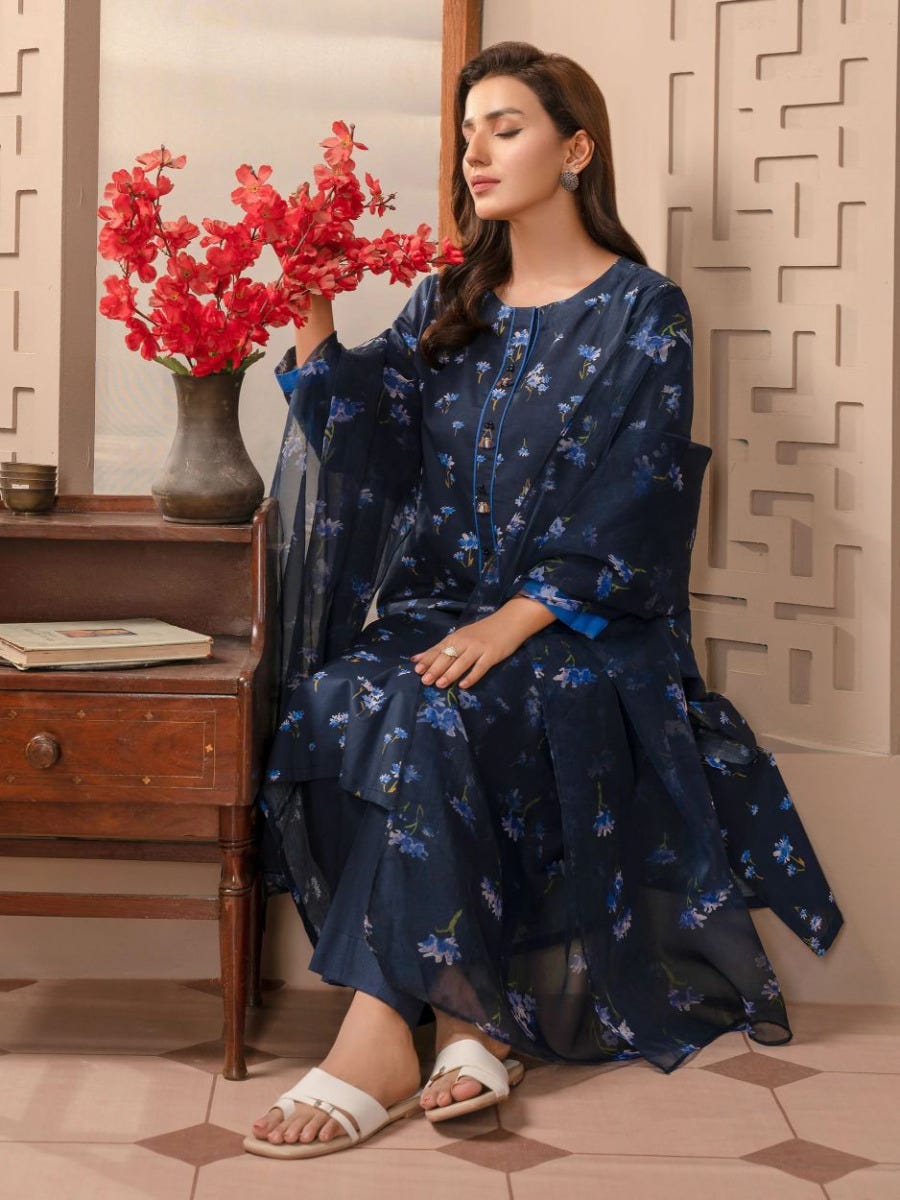 Autumn Ready to Wear Cambric 3 Pcs Dress by Limelight 41