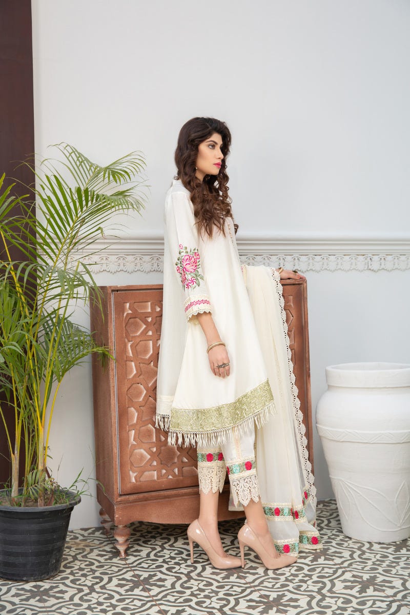 Gulwarun Winter Ready to Wear 3Pcs Embroidered Collection 03
