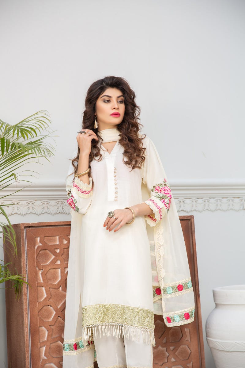 Gulwarun Winter Ready to Wear 3Pcs Embroidered Collection 03