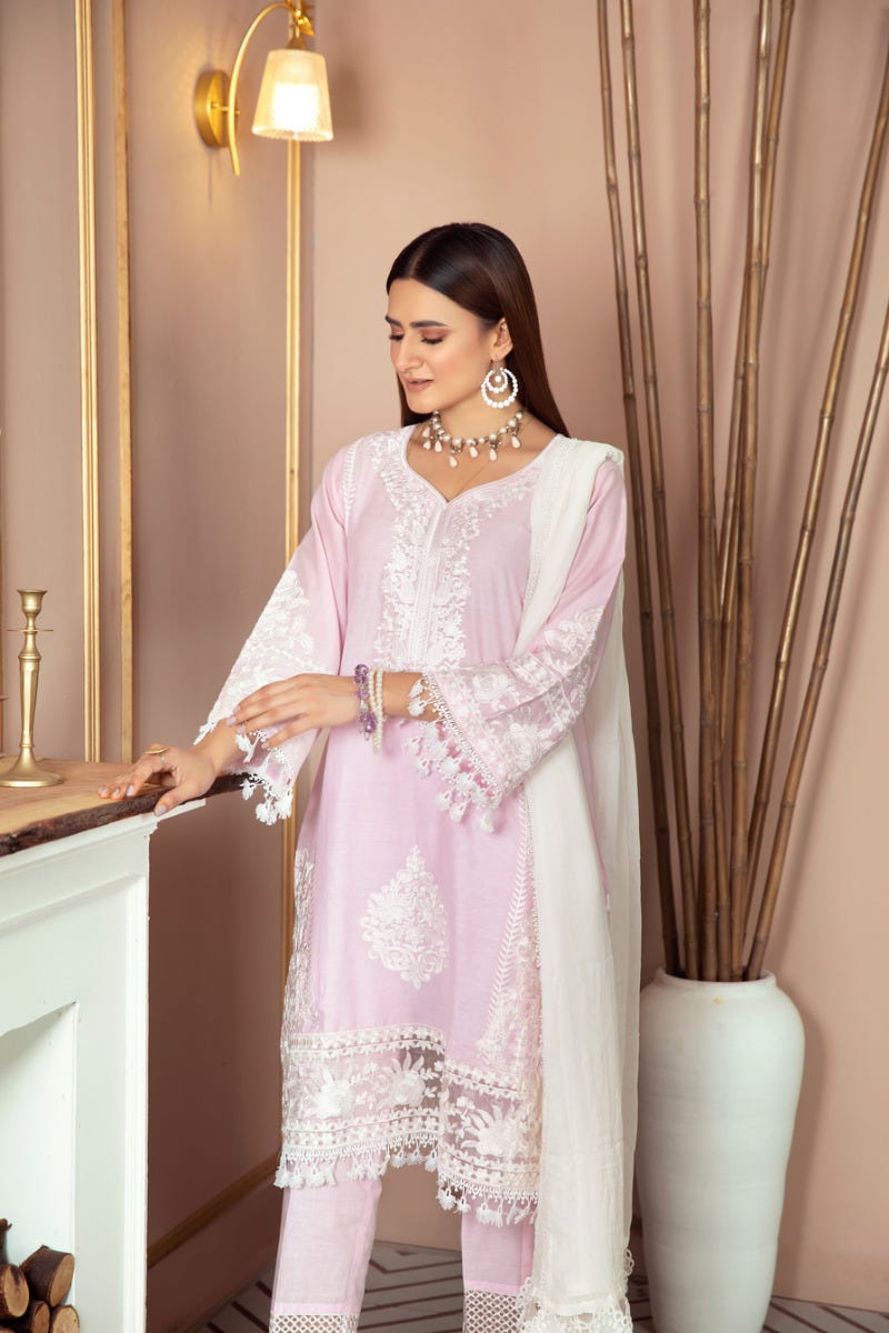 Luxury Lawn Ready to Wear 3 Pcs Collection by Gulwarun 09