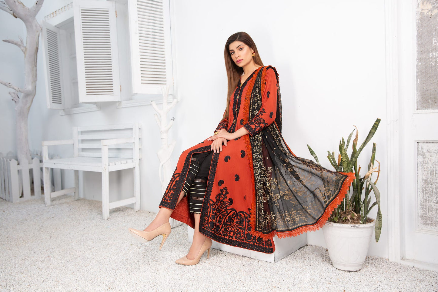 Ready to Wear 3pcs Embroidered Dress by Gulwarun 01