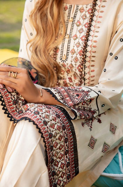 Ready to Wear 3 Pcs Embroidered Mirror Work Lawn Titlian Collection 02