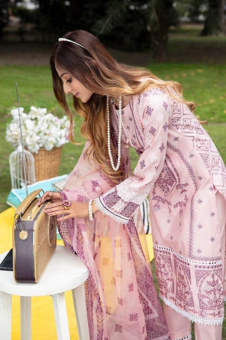 Ready to Wear 3 Pcs Embroidered Mirror Work Lawn Titlian Collection 01