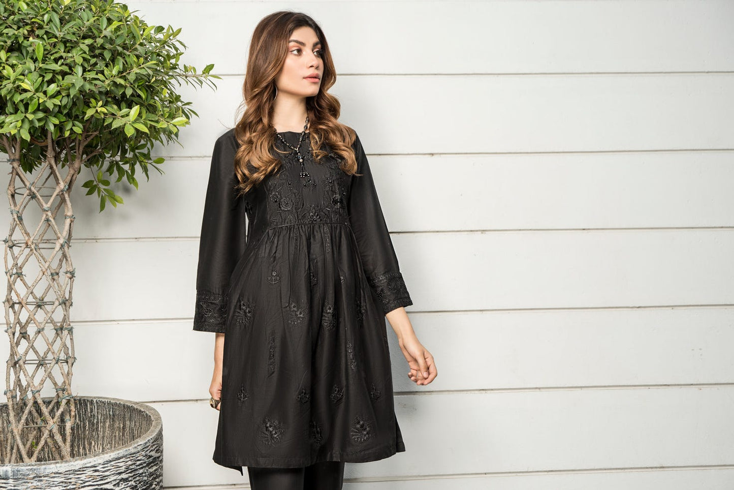 Ready to Wear Embroidered Lawn Kurta by Zaiwa 08