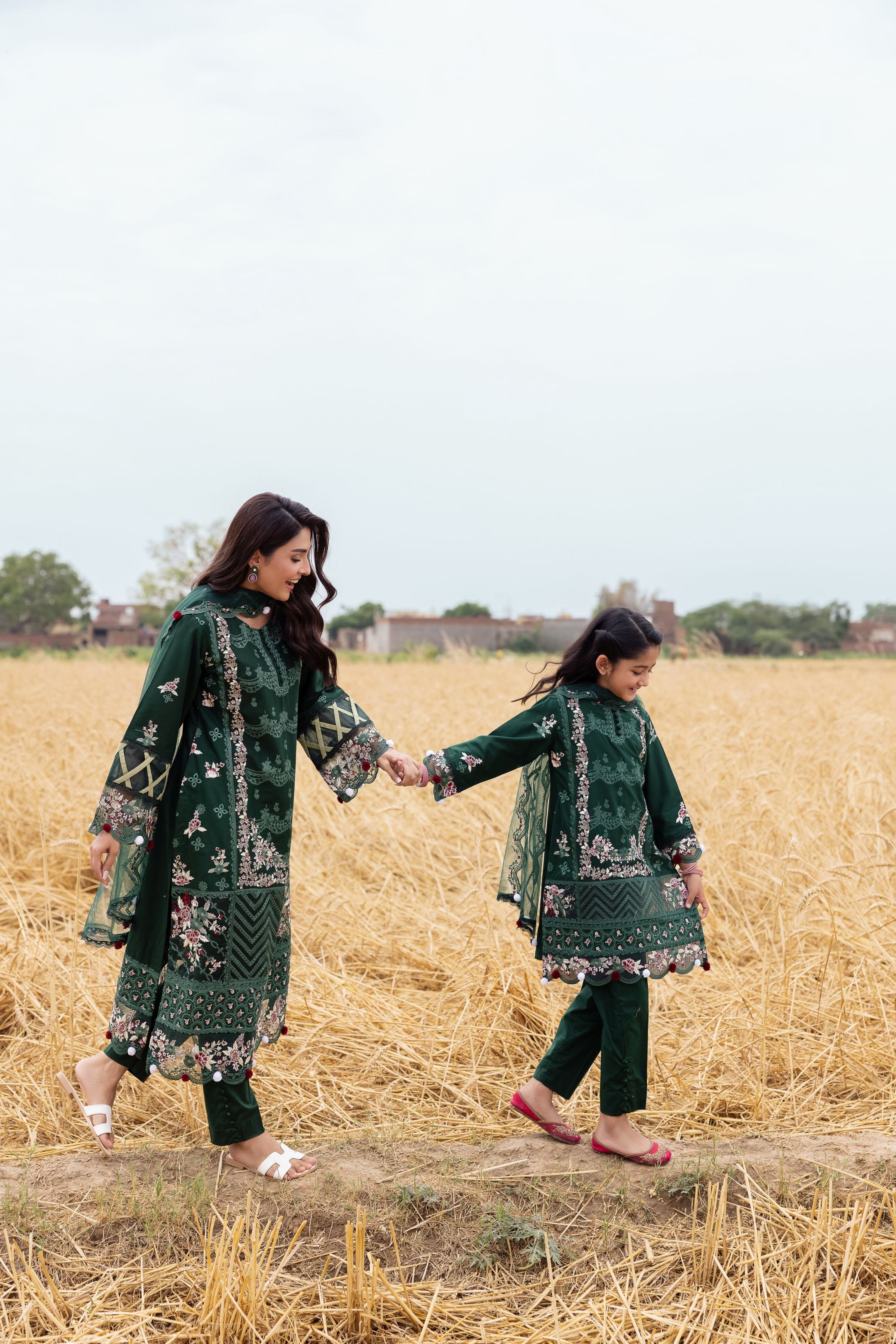 Taaron Jaisi by Mona – Matching Mother Daughter Deep Green Outfits – TJM4