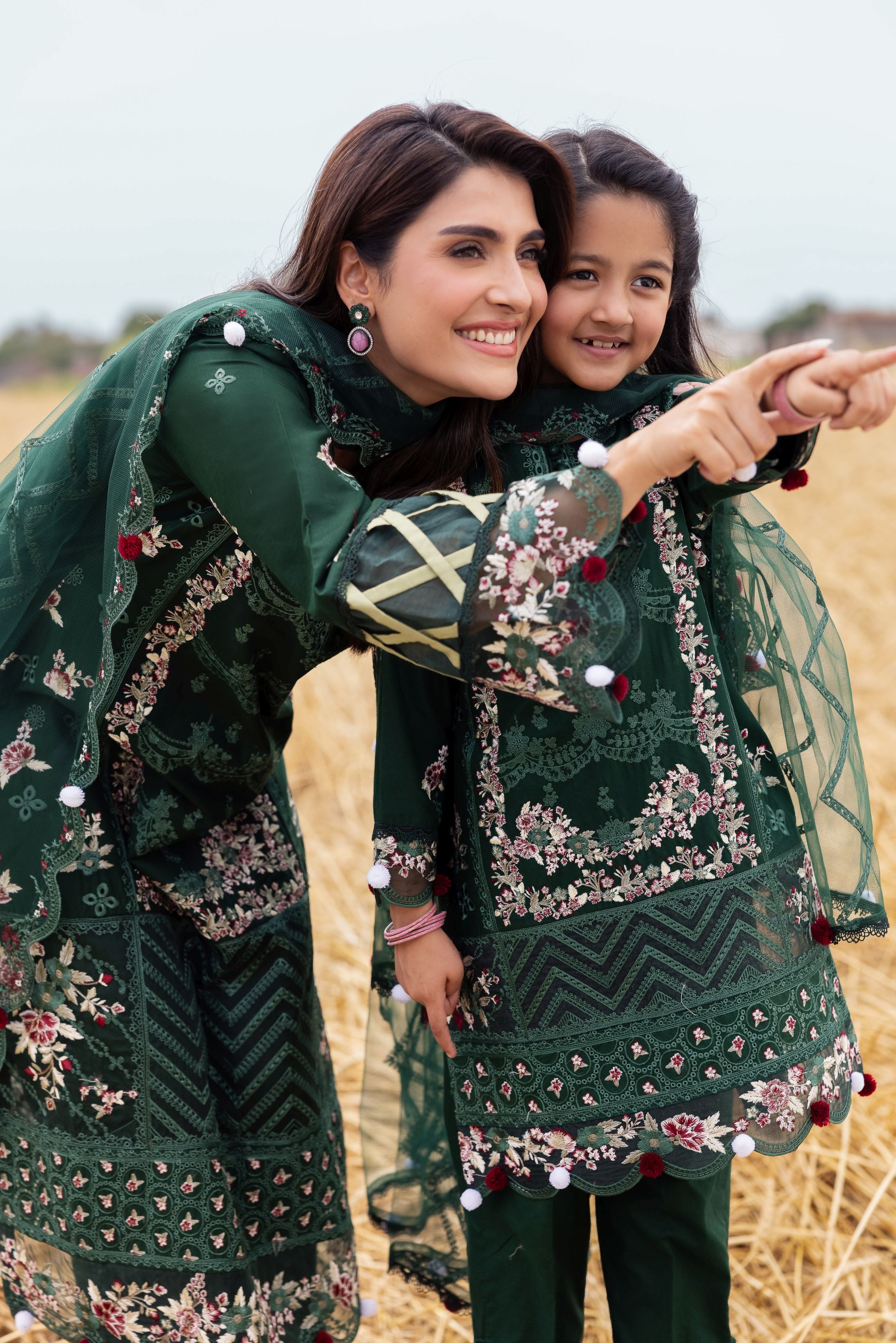 Taaron Jaisi by Mona – Matching Mother Daughter Deep Green Outfits – TJM4