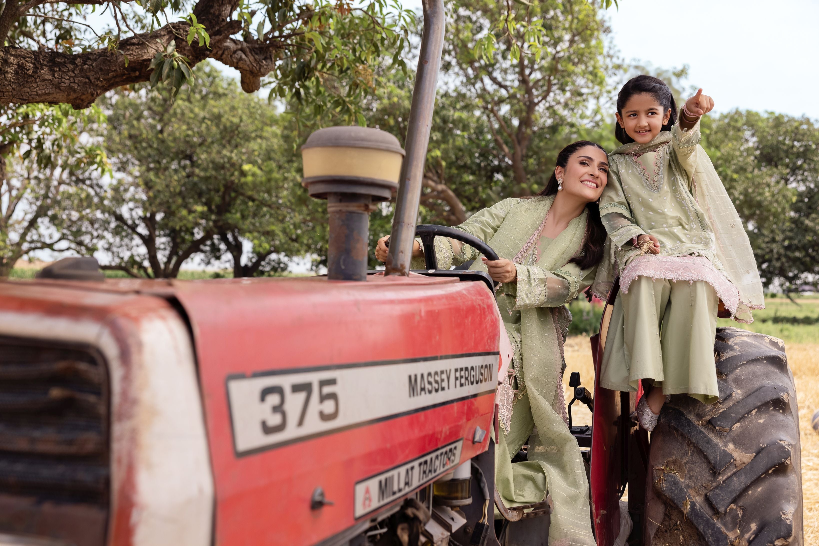 Taaron Jaisi by Mona – Matching Mother Daughter Pastel Green Shararah Outfits – TJM1