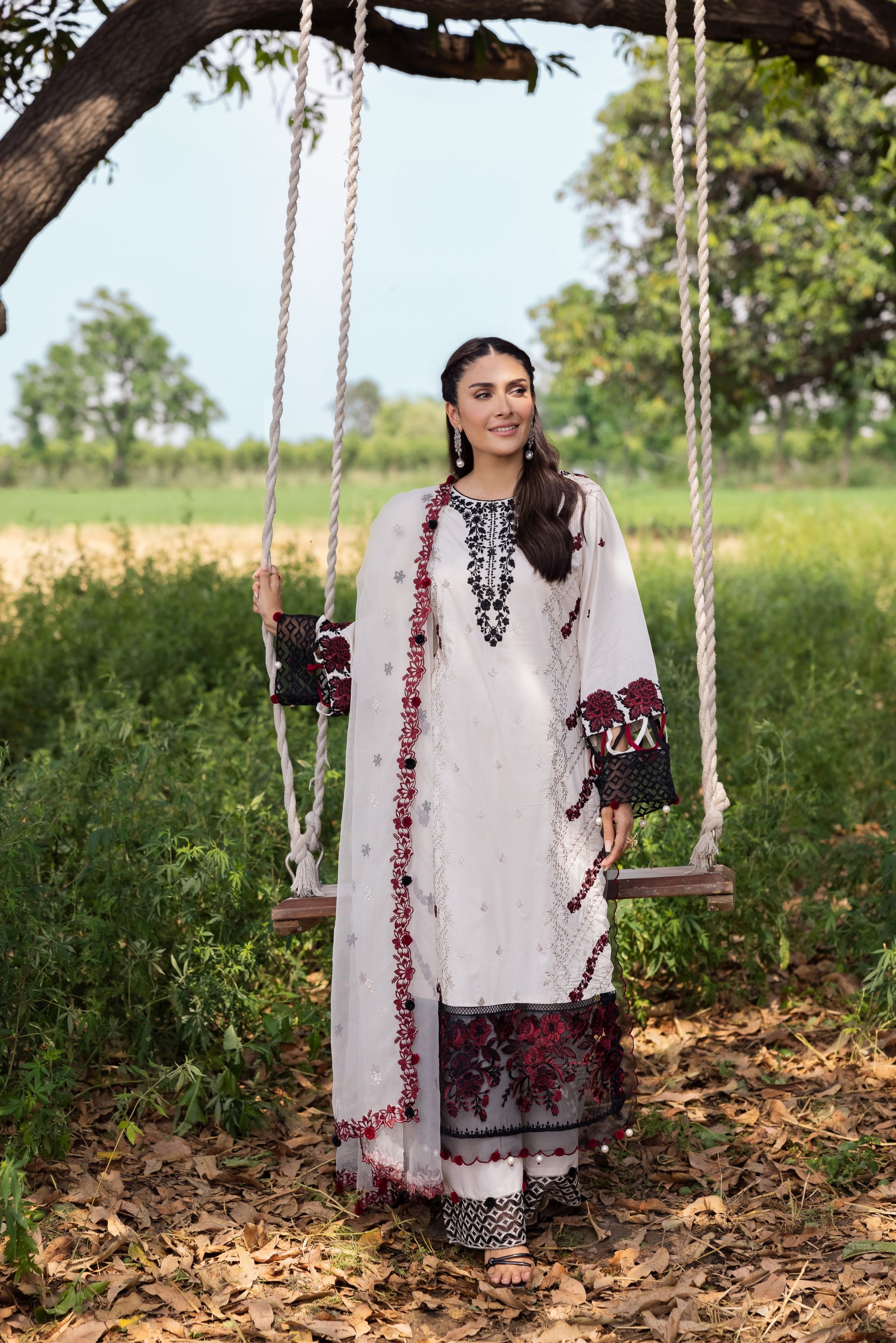 Taaron Jaisi by Mona – Matching Mother Daughter White & Maroon Outfits – TJM3