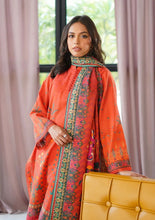Winter Weaves by Sahar – 3pc Printed Khaddar Floral Suit with Lace Detailing WWS2