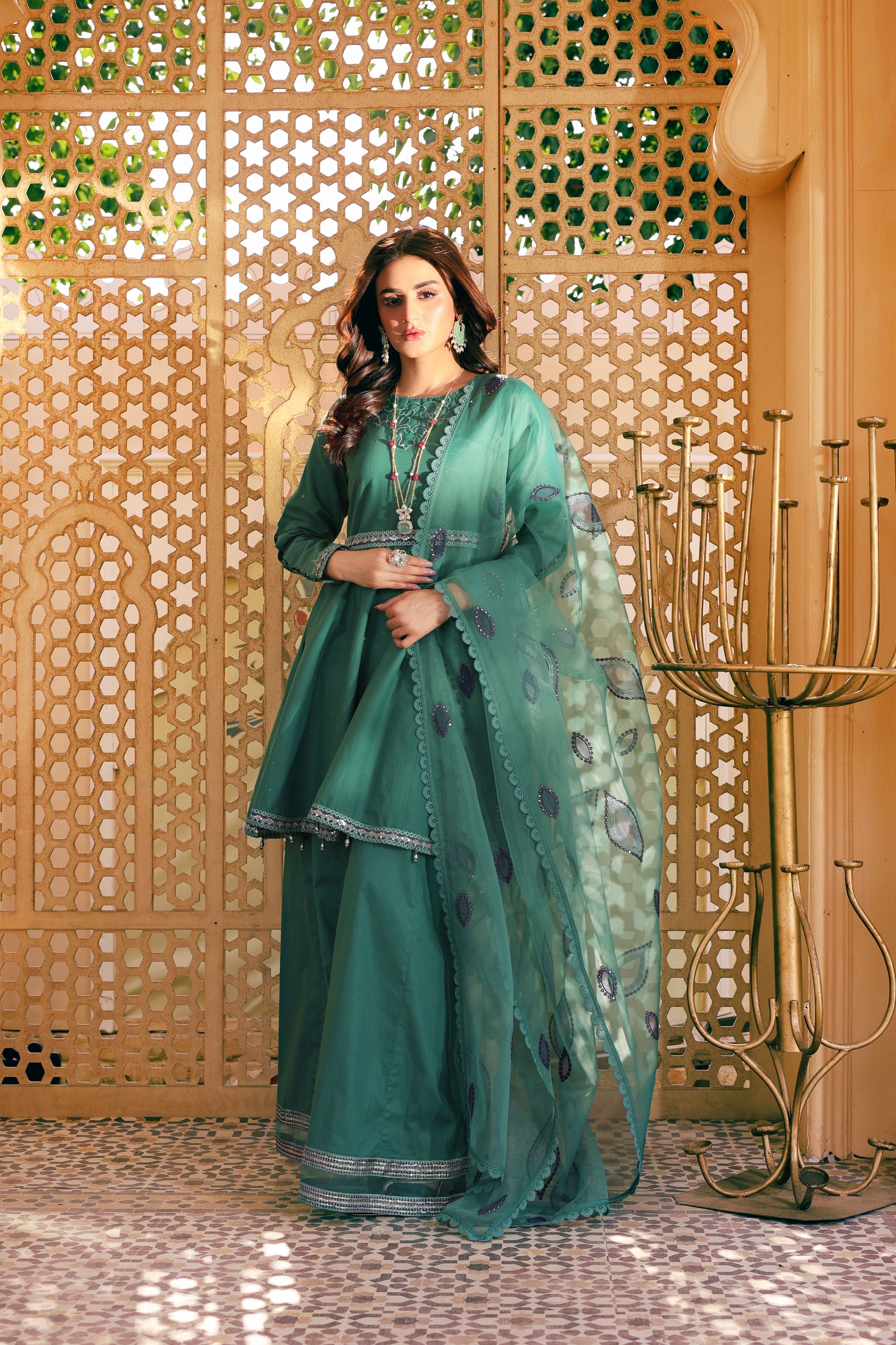 Hira Mani ft. Mona Jacquard Collection HMM5