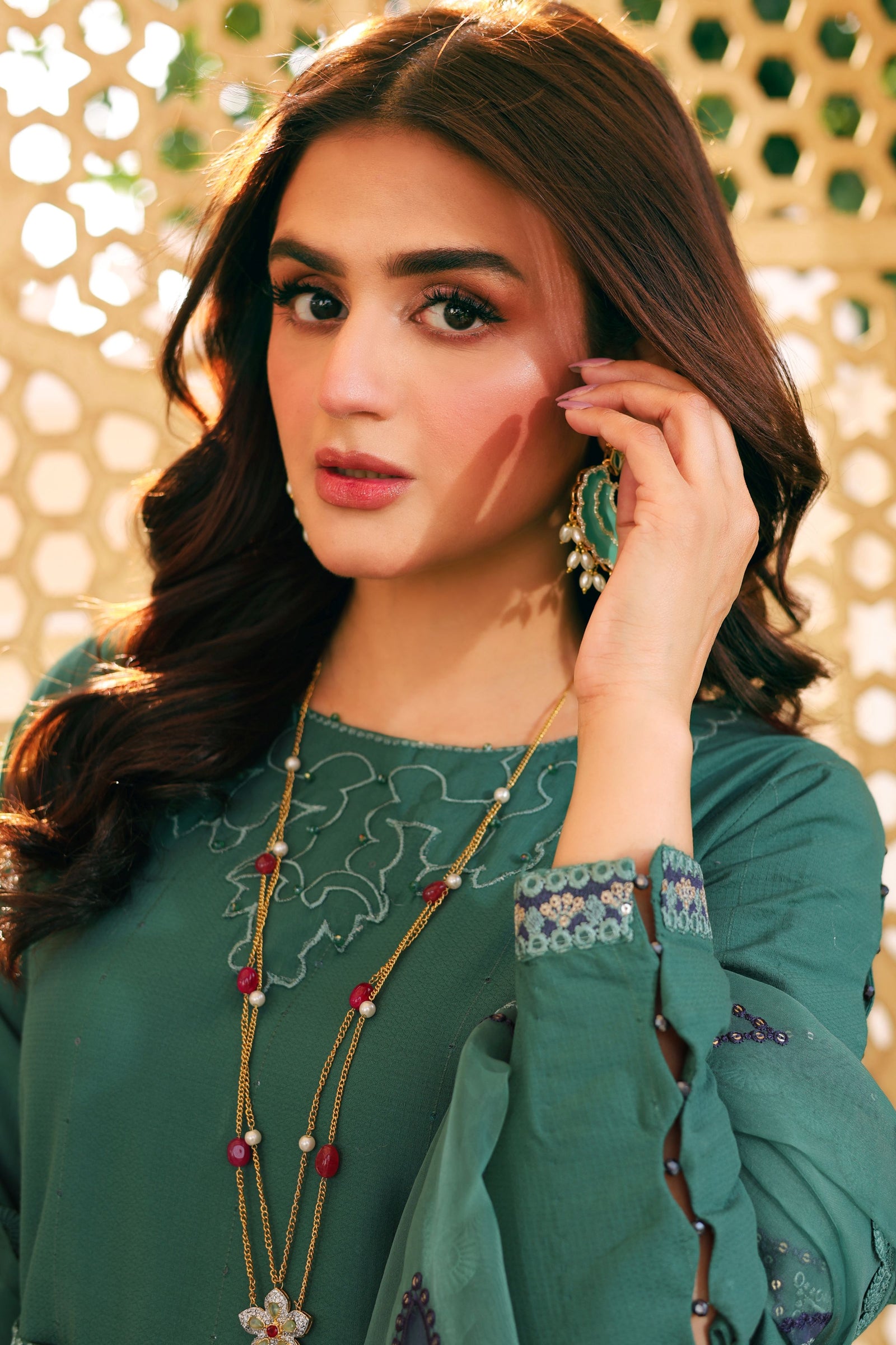 Hira Mani ft. Mona Jacquard Collection HMM5 Hira Mani ft. Mona Jacquard Collection HMM5