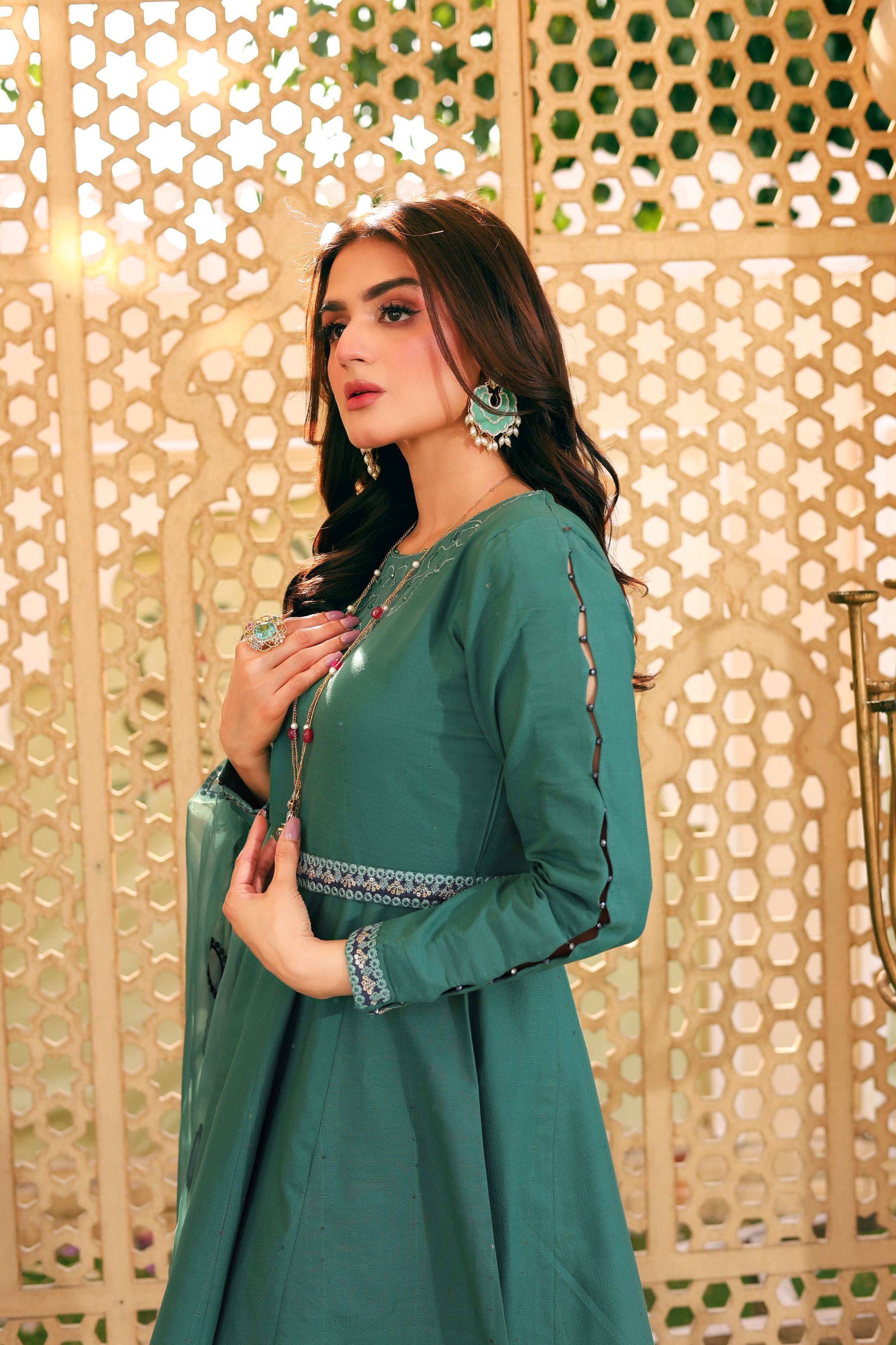 Hira Mani ft. Mona Jacquard Collection HMM5