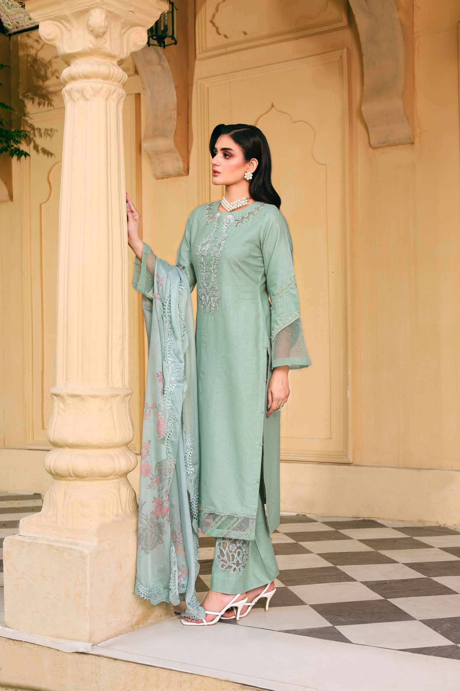 hira mani green dress Hira Mani seen wearing custom Wajahat Mansoor in drama serial Dayan Article Name: Ella *customized @hiramaniofficial @wajahatmansoorofficial #PDLdayan #dayan #mehwishhayat #ahsankhan #hiramani Dayan , Mehwish Hayat , Ahsan Khan , Hira Mani