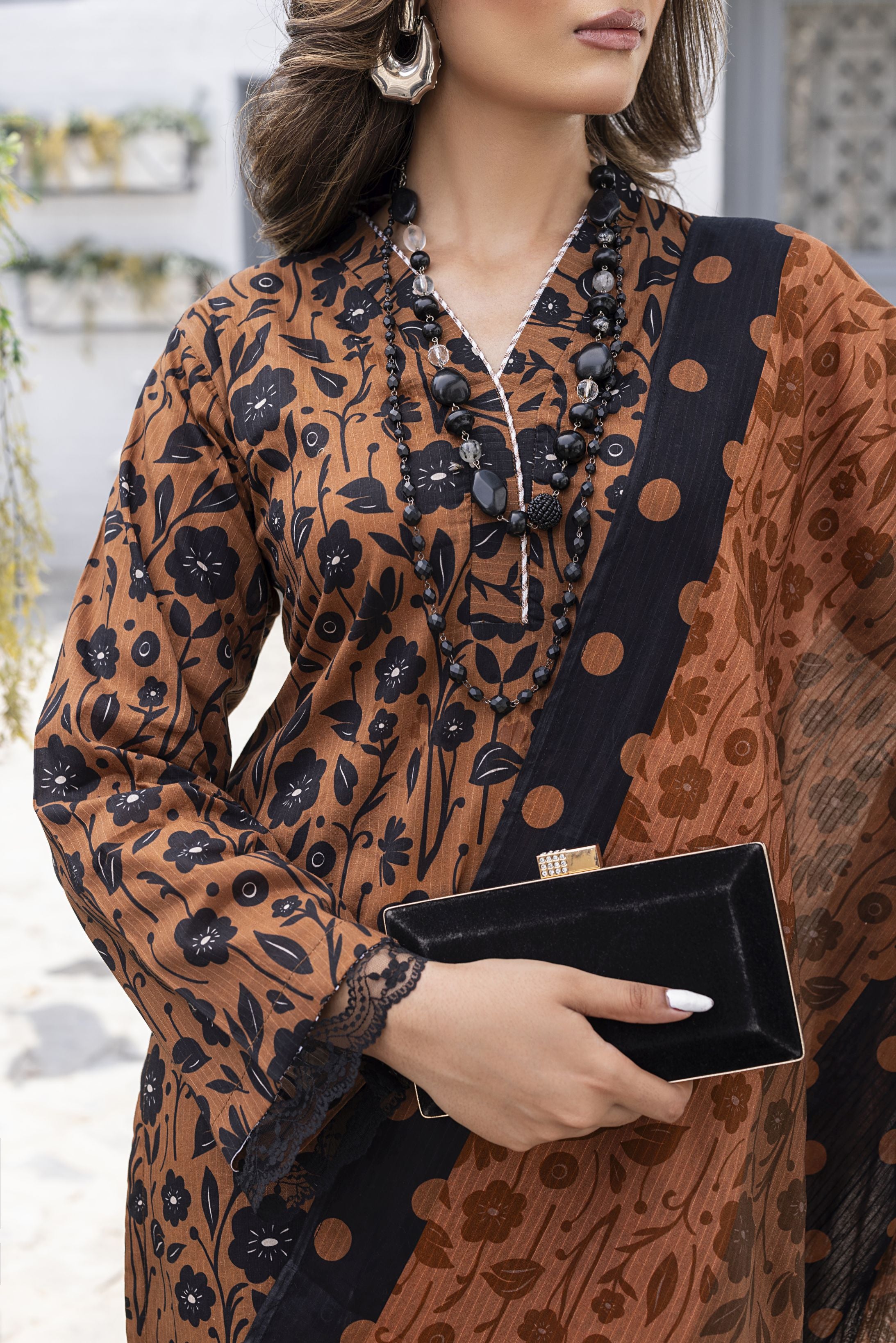 Aabpara Mocha Noir Tanadora Lawn 3pc Suit – SLF8