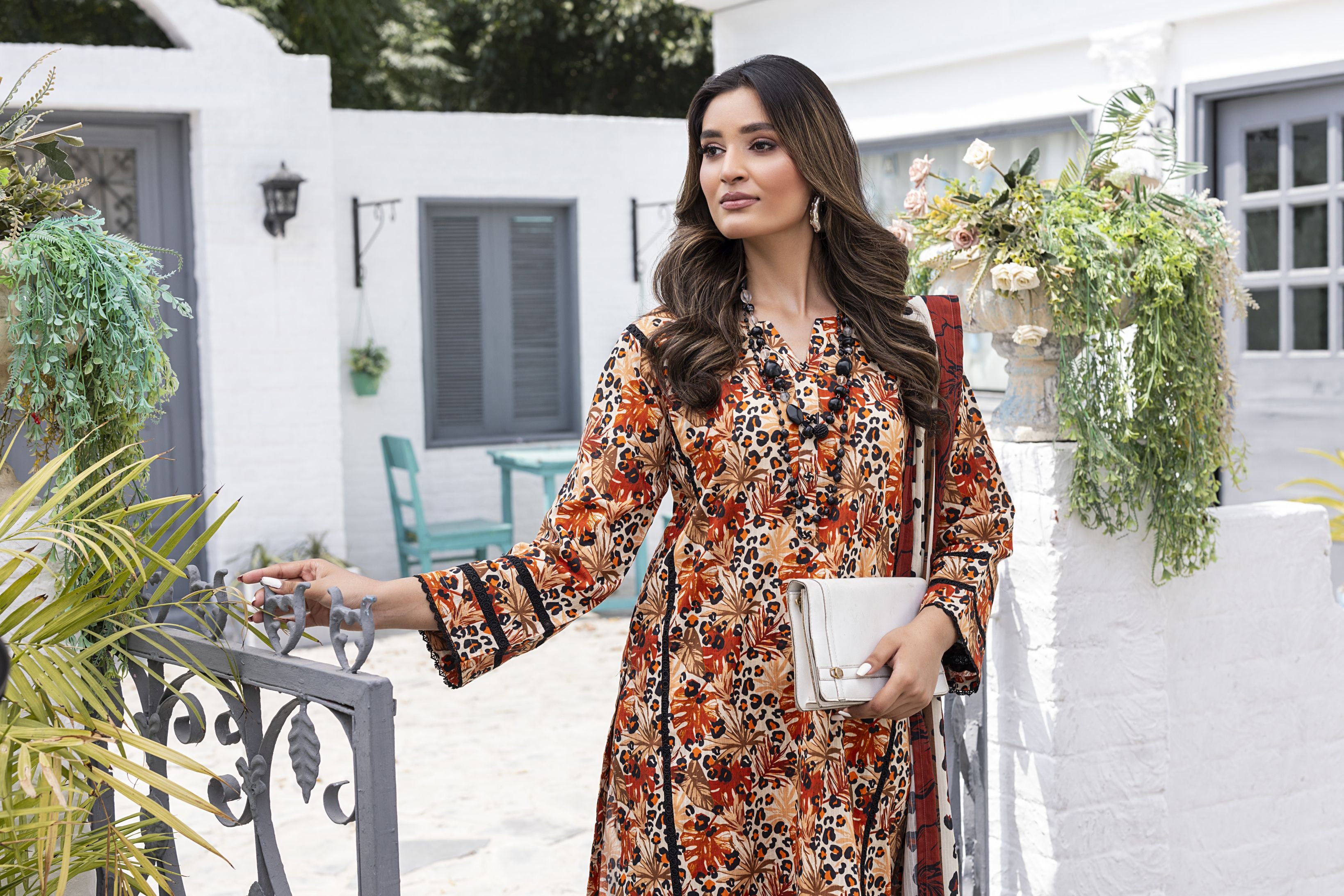 Aabpara Sunset Ember Tanadora Lawn 3pc Suit – SLF4
