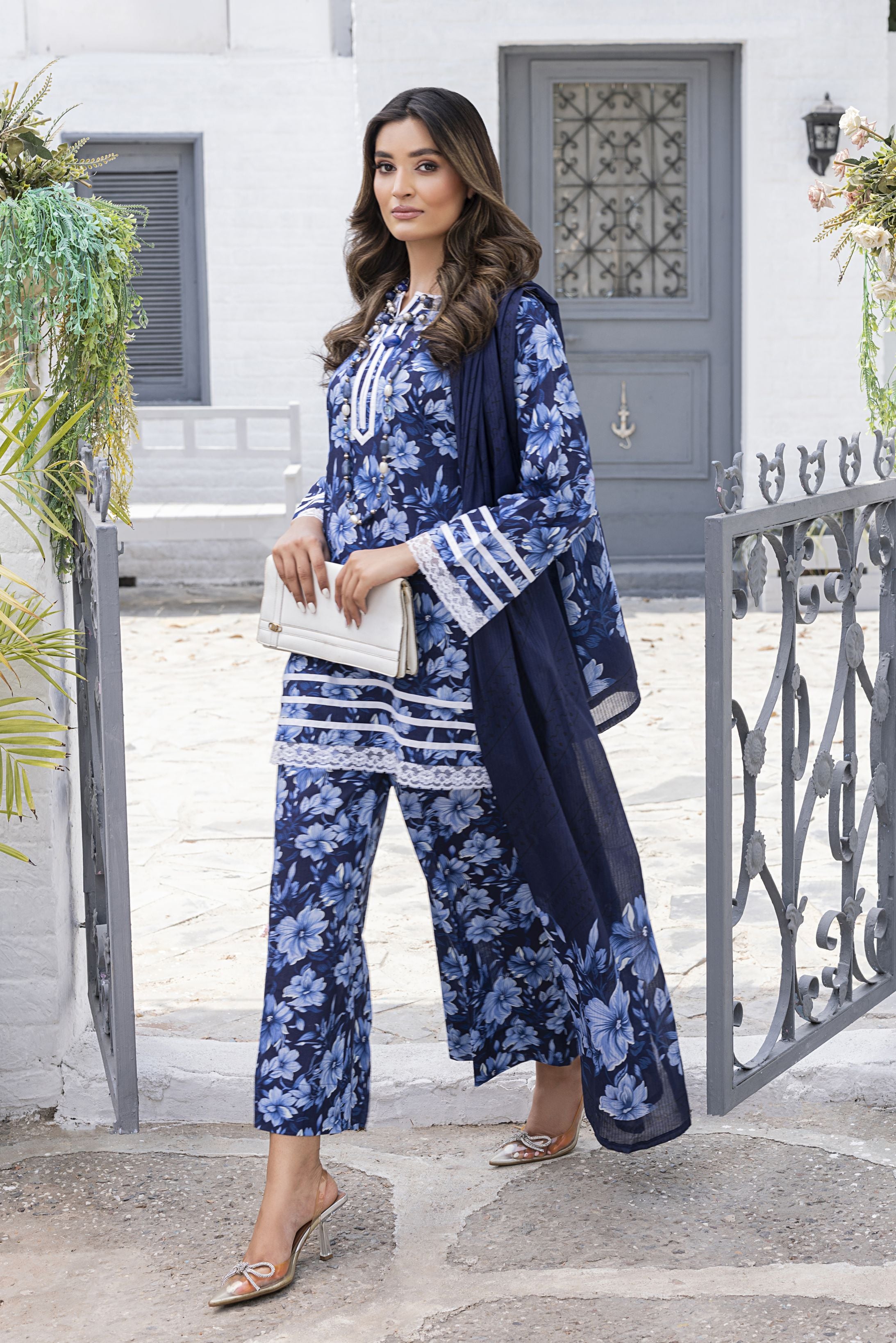 Aabpara Blue Garden Bloom Tanadora Lawn 3pc Suit – SLF3