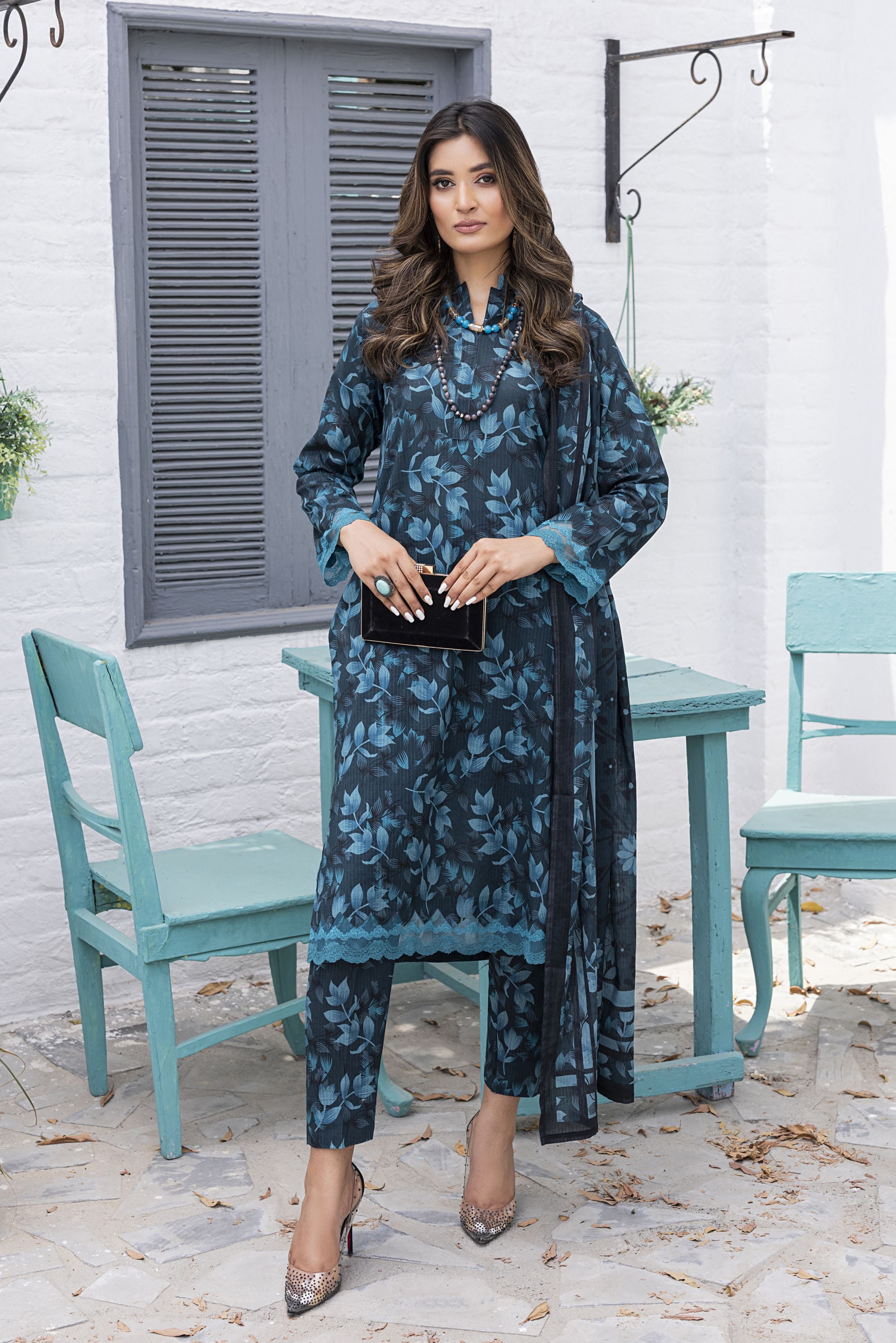 Aabpara Midnight Teal Floral Tanadora Lawn 3pc Suit – SLF1