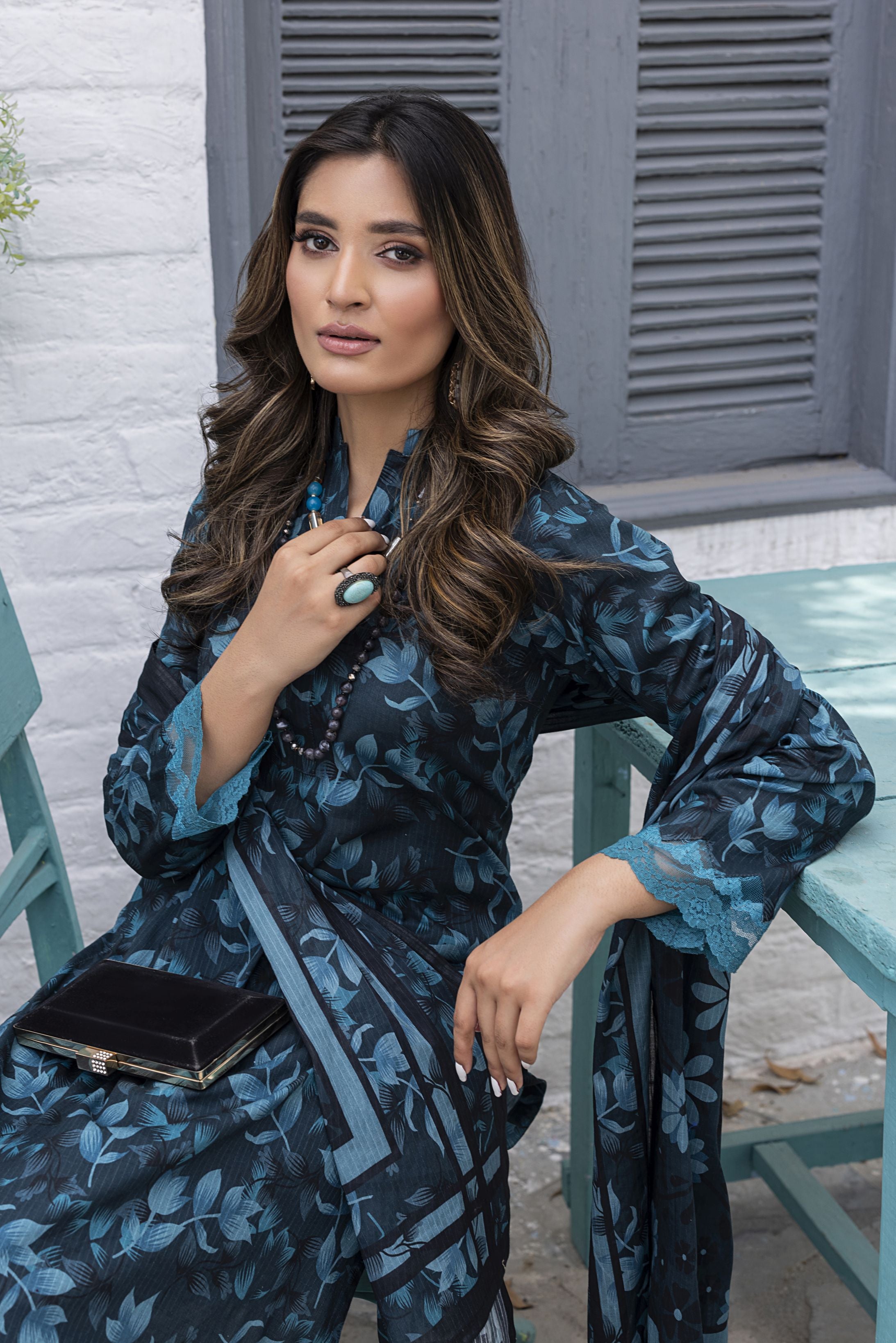 Aabpara Midnight Teal Floral Tanadora Lawn 3pc Suit – SLF1