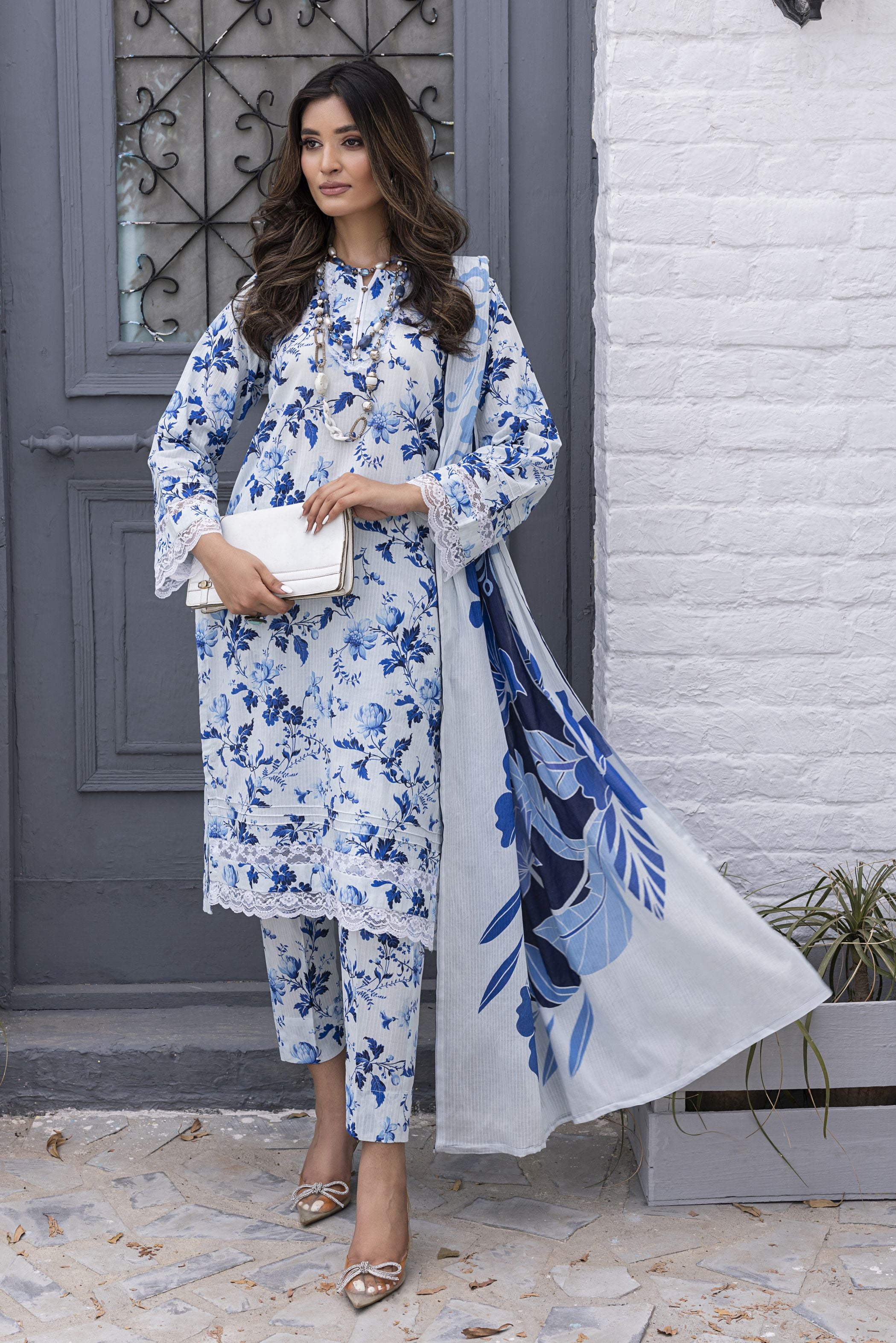 Aabpara Azure Bloom Tanadora Lawn 3pc Suit – SLF7