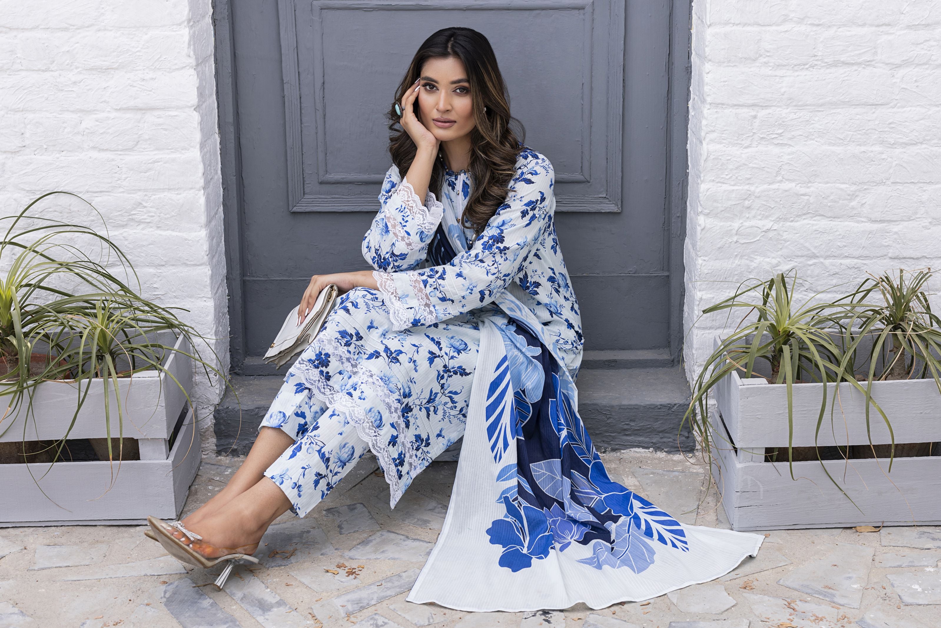 Aabpara Azure Bloom Tanadora Lawn 3pc Suit – SLF7