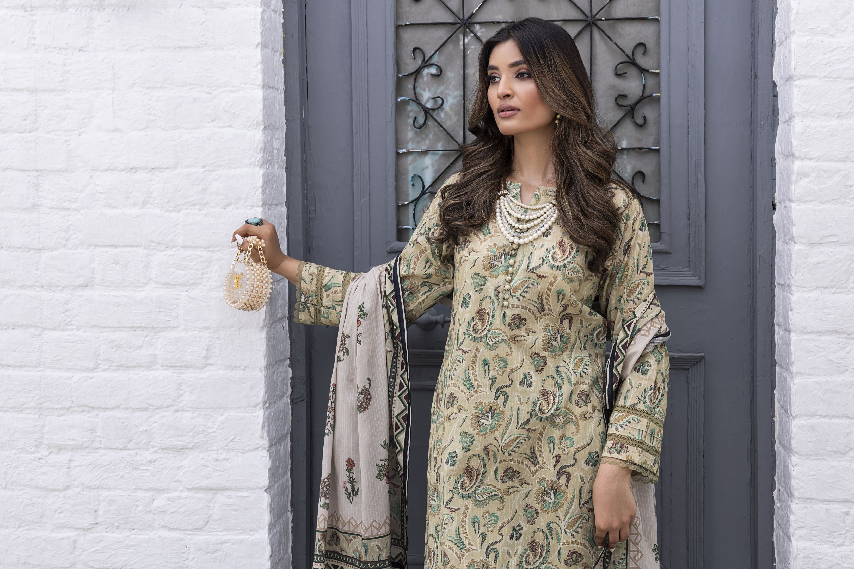 Aabpara Sage Garden Tanadora Lawn 3pc Suit – SLF6