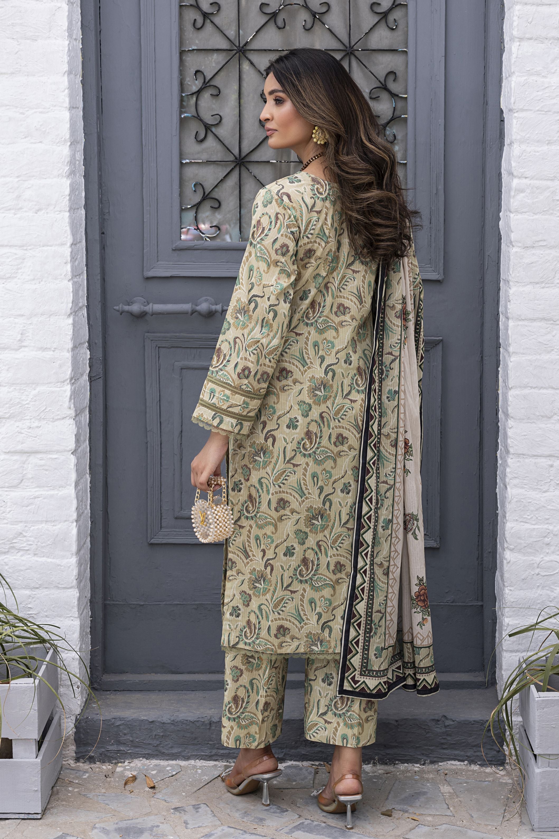 Aabpara Sage Garden Tanadora Lawn 3pc Suit – SLF6
