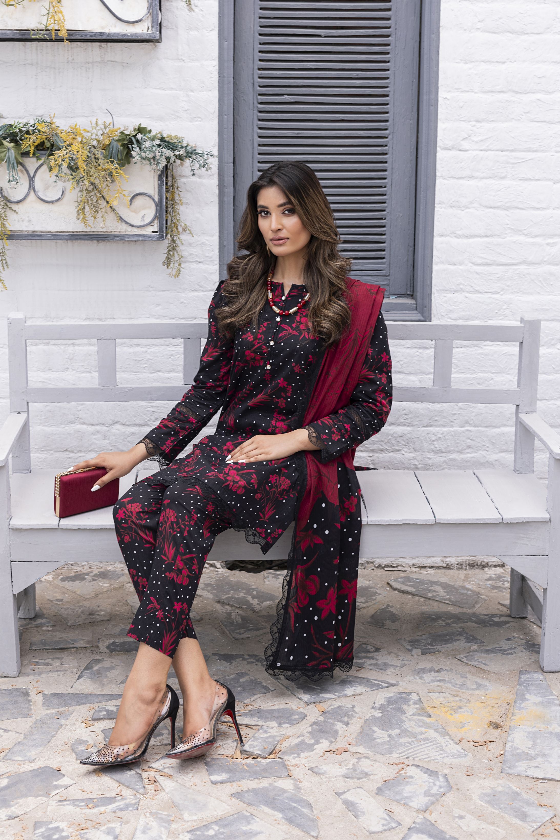 Aabpara Crimson Twilight Tanadora Lawn 3pc Suit – SLF9