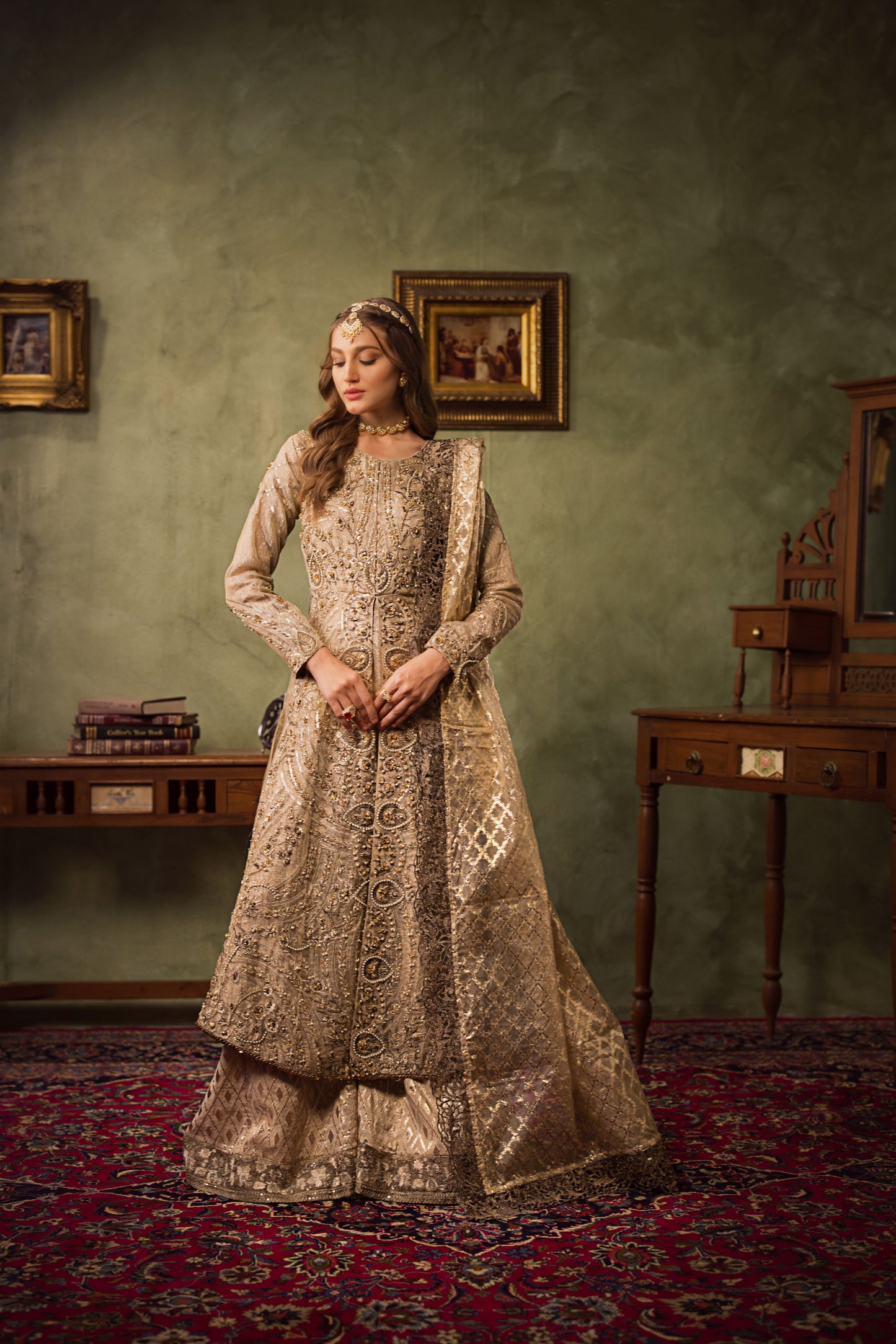 Luxury Formal Zareen Silhouettes by Aroosh ZR4
