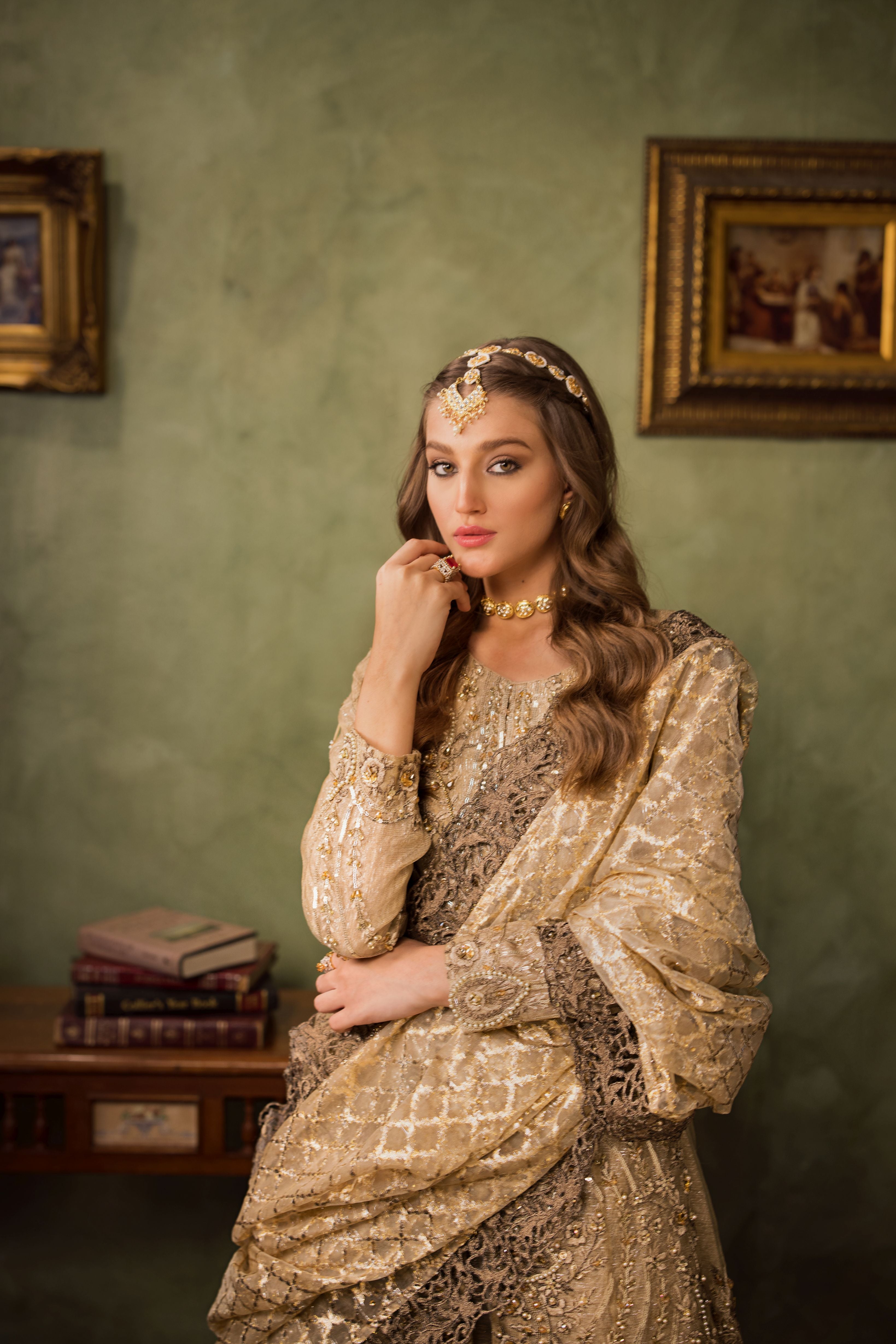 Luxury Formal Zareen Silhouettes by Aroosh ZR4