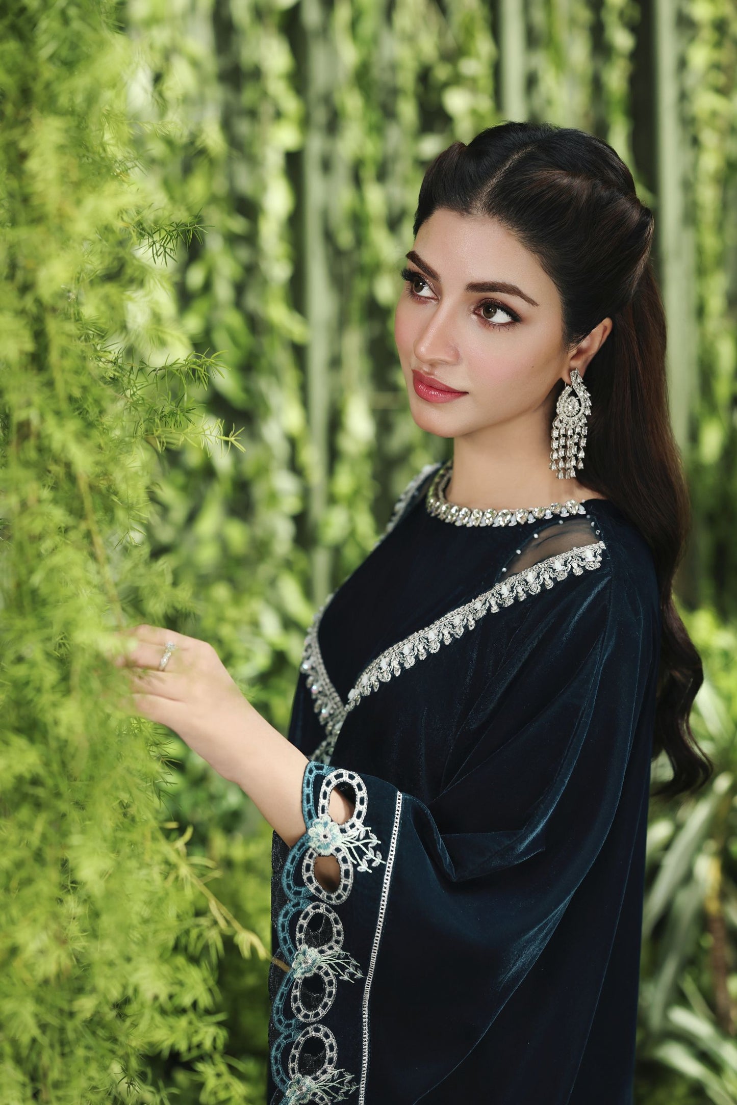 Velvet Story by Ain – Embellished Luxury Velvet Cape VSA5