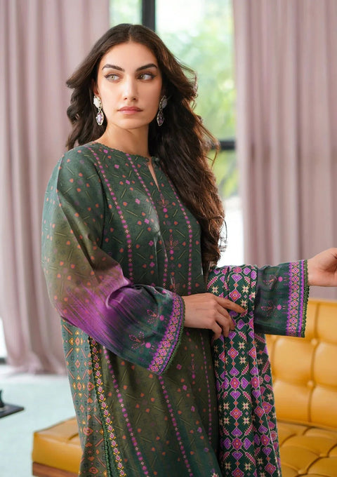 Winter Weaves by Sahar – 3pc Printed Khaddar Suit with Lace Detailing WWS6