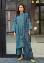 Winter Weaves by Sahar – 3pc Printed Khaddar Suit with Lace Detailing WWS8